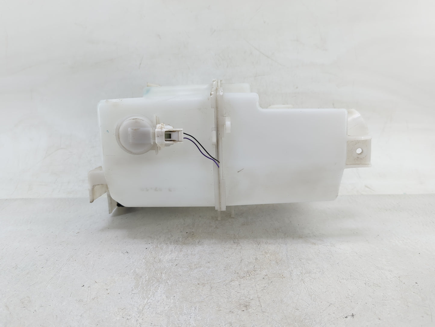 2019-2020 Infiniti Qx50 Windshield Washer Fluid Reservoir Bottle Oem - Oemusedautoparts1.com
