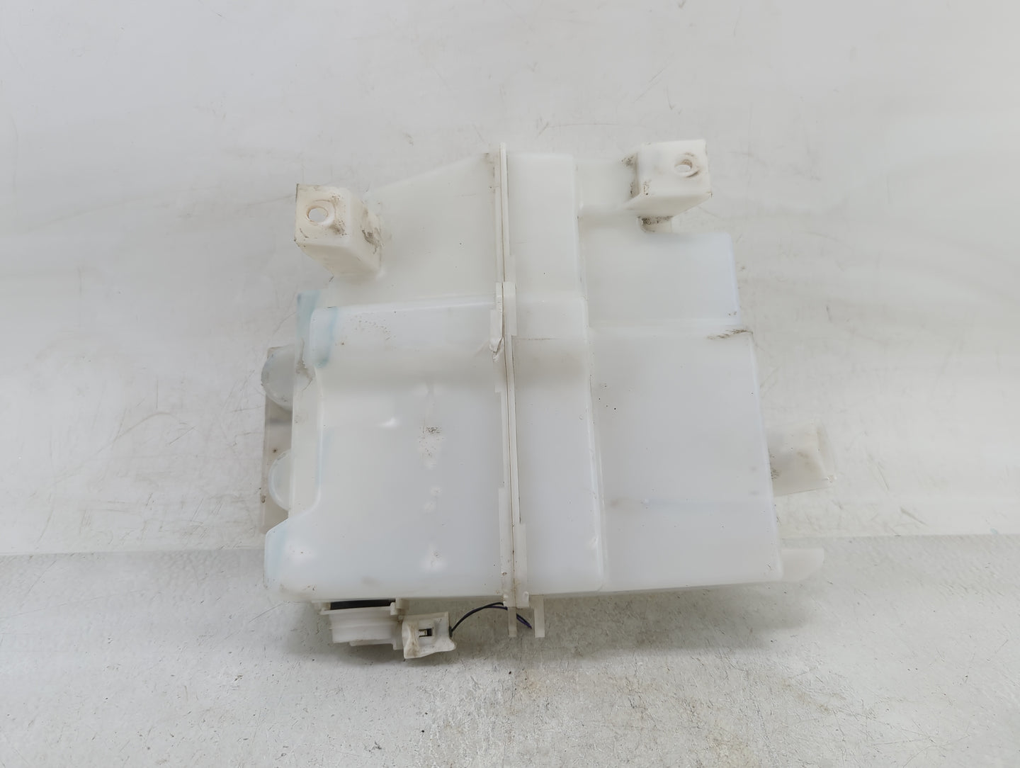 2019-2020 Infiniti Qx50 Windshield Washer Fluid Reservoir Bottle Oem - Oemusedautoparts1.com