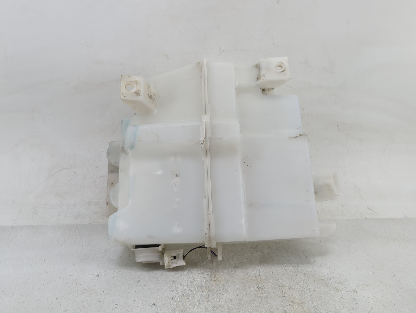 2019-2020 Infiniti Qx50 Windshield Washer Fluid Reservoir Bottle Oem - Oemusedautoparts1.com