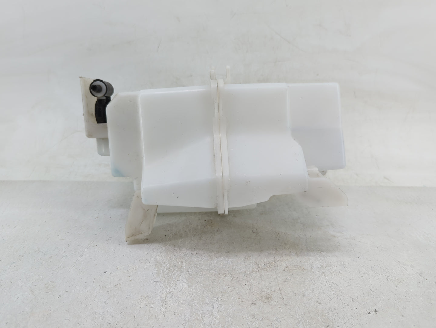 2019-2020 Infiniti Qx50 Windshield Washer Fluid Reservoir Bottle Oem - Oemusedautoparts1.com