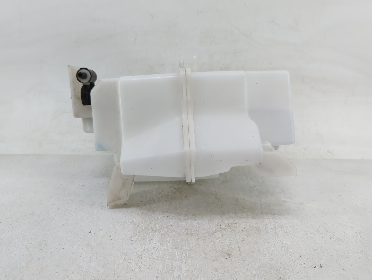 2019-2020 Infiniti Qx50 Windshield Washer Fluid Reservoir Bottle Oem - Oemusedautoparts1.com
