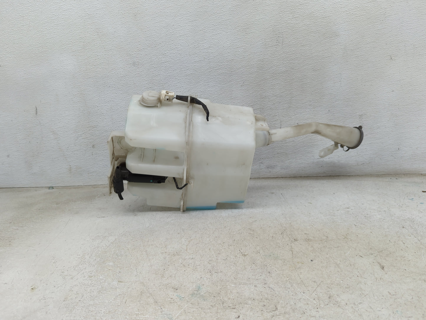 2019-2020 Infiniti Qx50 Windshield Washer Fluid Reservoir Bottle Oem 1473880 - Oemusedautoparts1.com