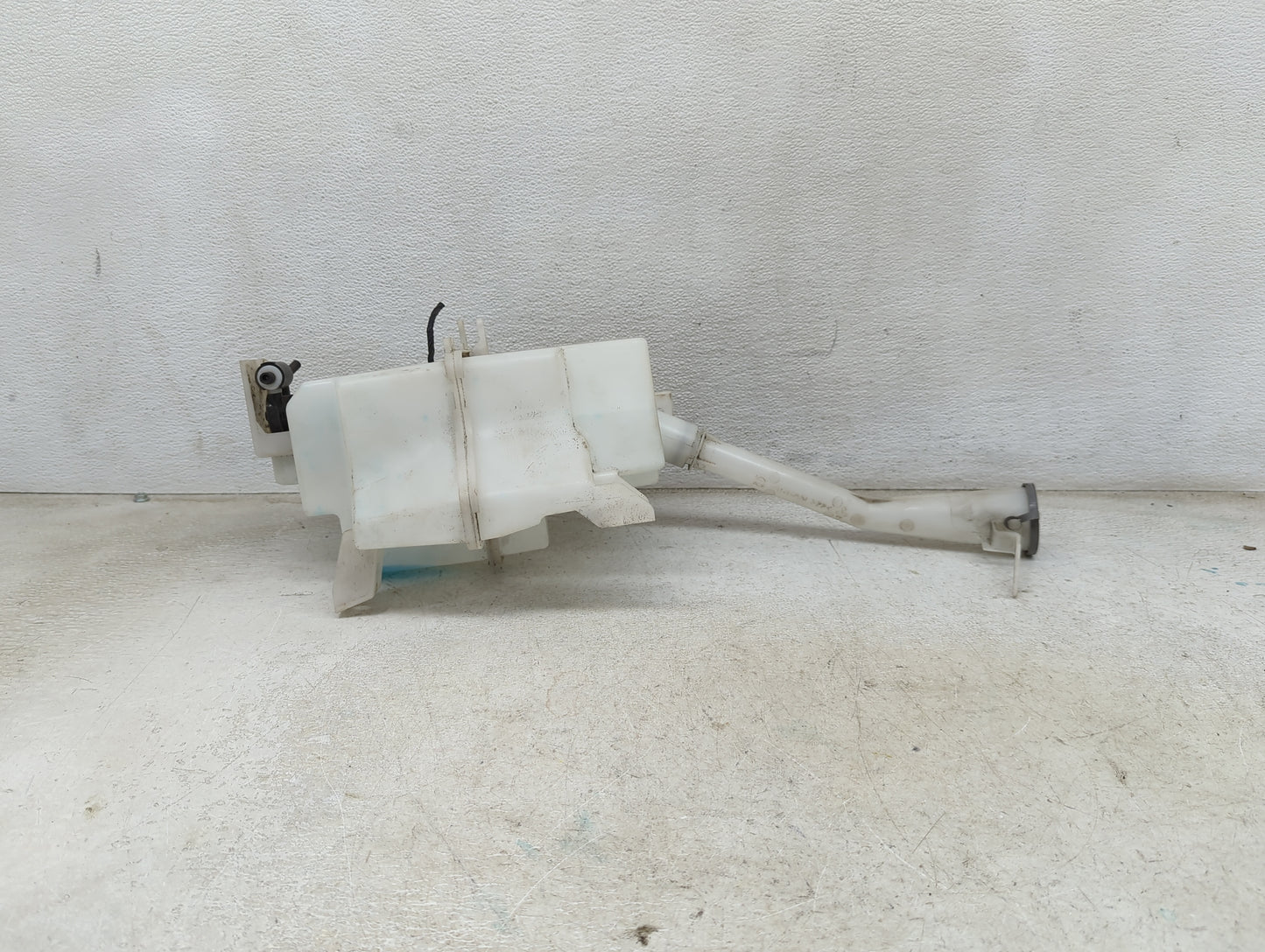 2019-2020 Infiniti Qx50 Windshield Washer Fluid Reservoir Bottle Oem 1473880 - Oemusedautoparts1.com