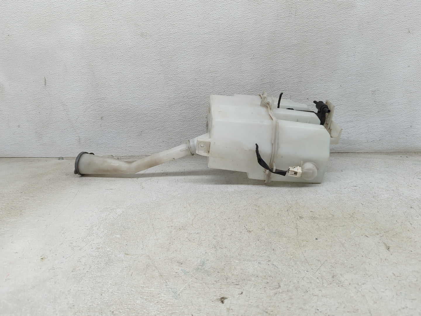 2019-2020 Infiniti Qx50 Windshield Washer Fluid Reservoir Bottle Oem 1473880 - Oemusedautoparts1.com