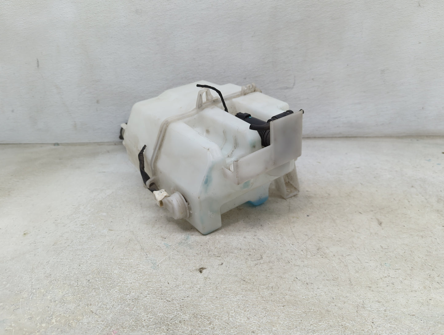 2019-2020 Infiniti Qx50 Windshield Washer Fluid Reservoir Bottle Oem 1473880 - Oemusedautoparts1.com
