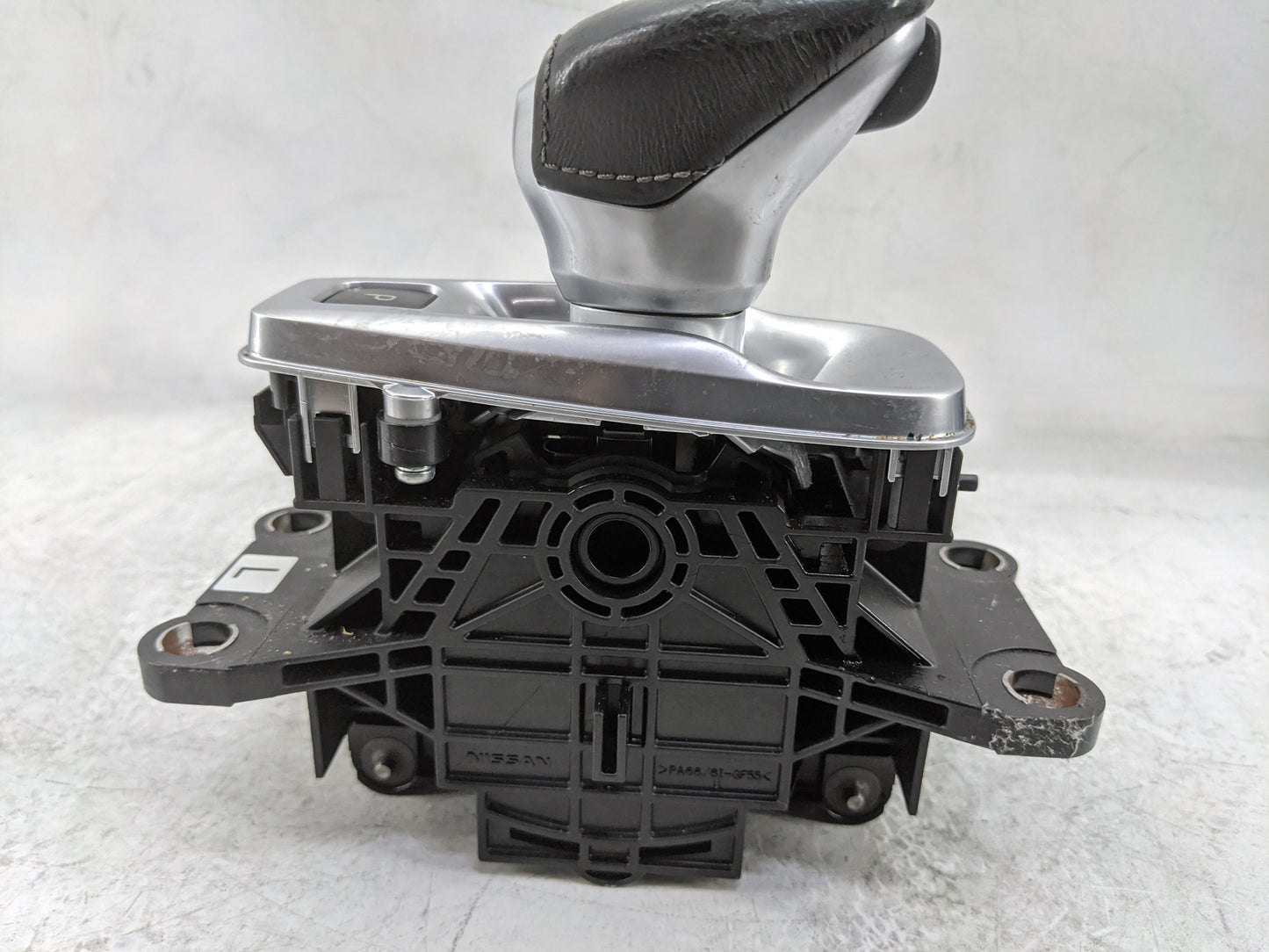 2019 Infiniti Qx50 Floor Console Assembly Shifter 1478704 - Oemusedautoparts1.com
