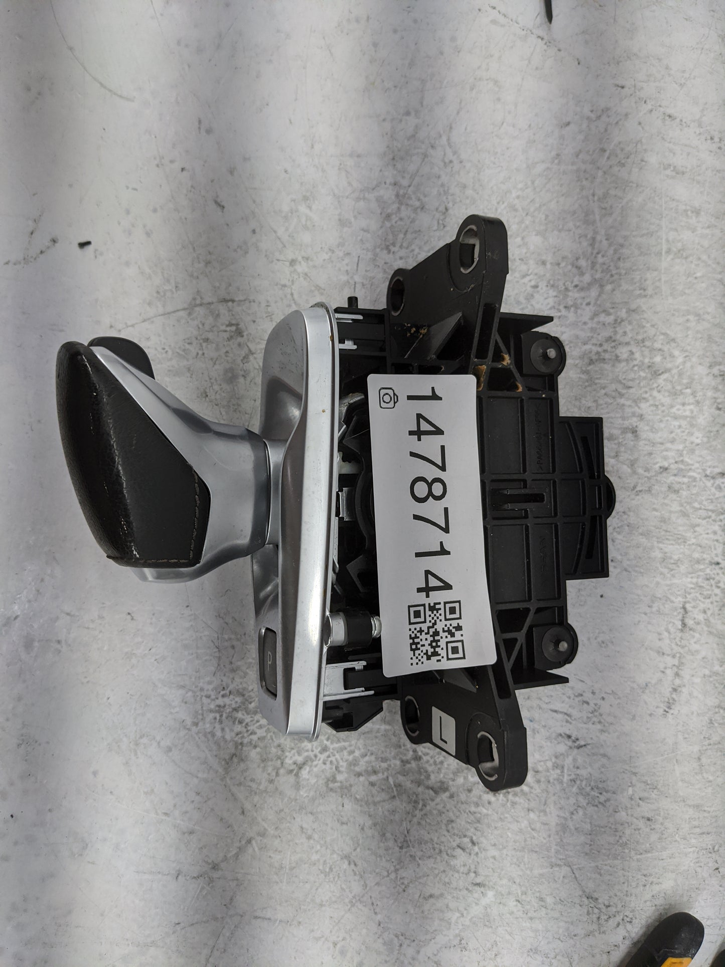2019 Infiniti Qx50 Floor Console Assembly Shifter - Oemusedautoparts1.com