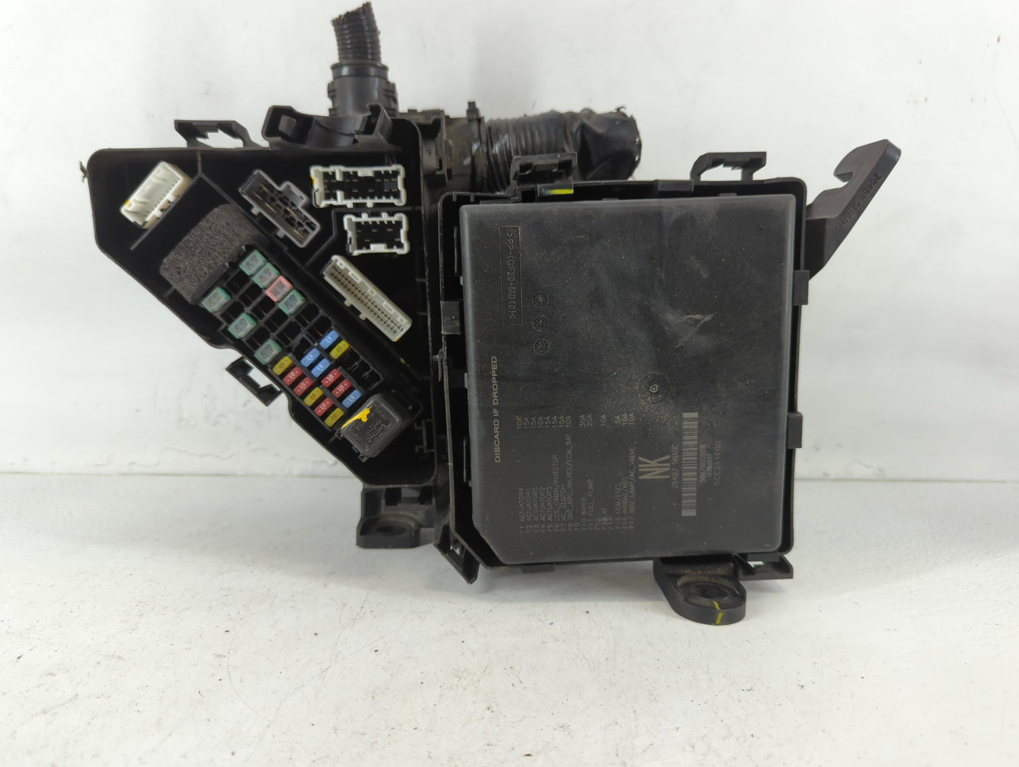 2019-2020 Infiniti Qx50 Fusebox Fuse Box Panel Relay Module P/N:3867905808 284B7 5NA0C Fits Fits 2019 2020 OEM Used Auto Par