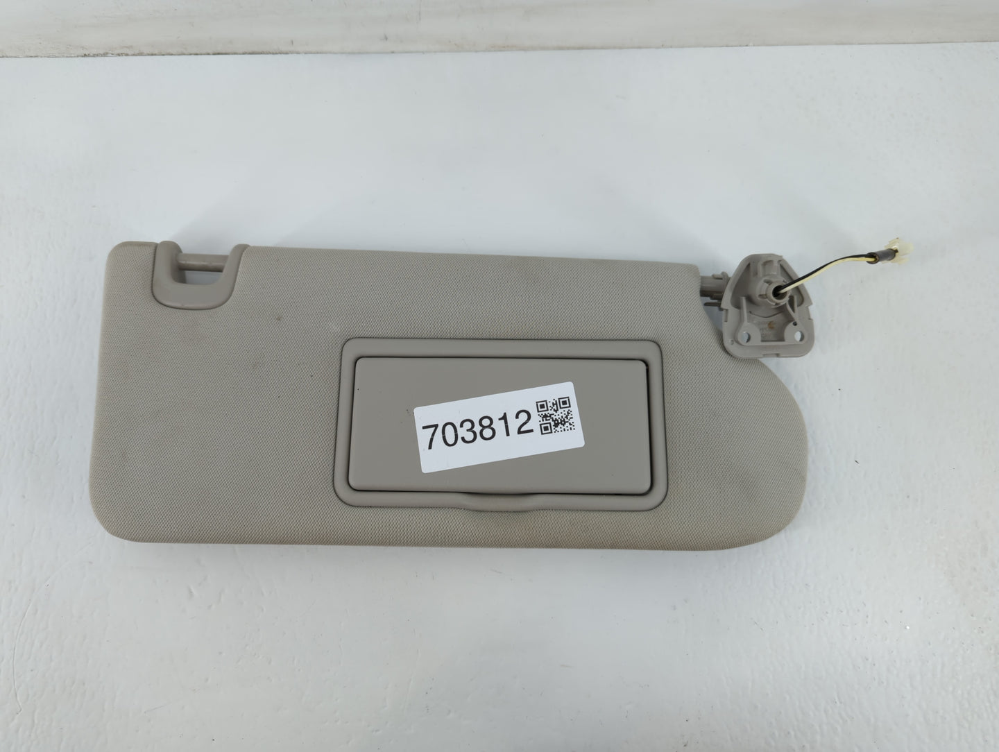 2019-2020 Infiniti Qx50 Sun Visor Shade Replacement Passenger Right Mirror Fits Fits 2019 2020 OEM Used Auto Parts - Oemused