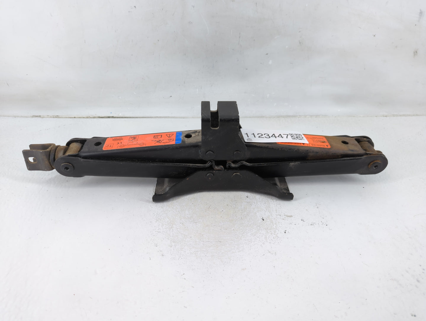 2019 Infiniti Qx60 Spare Scissor Car Jack 1123447 - Oemusedautoparts1.com