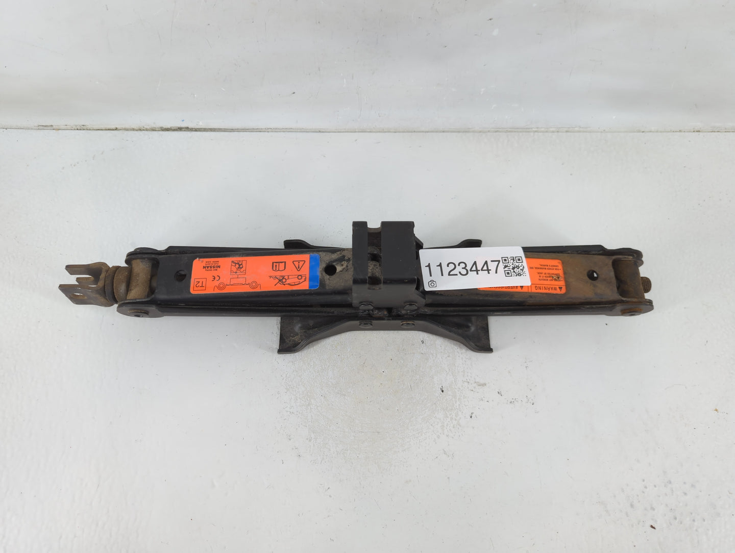 2019 Infiniti Qx60 Spare Scissor Car Jack 1123447 - Oemusedautoparts1.com