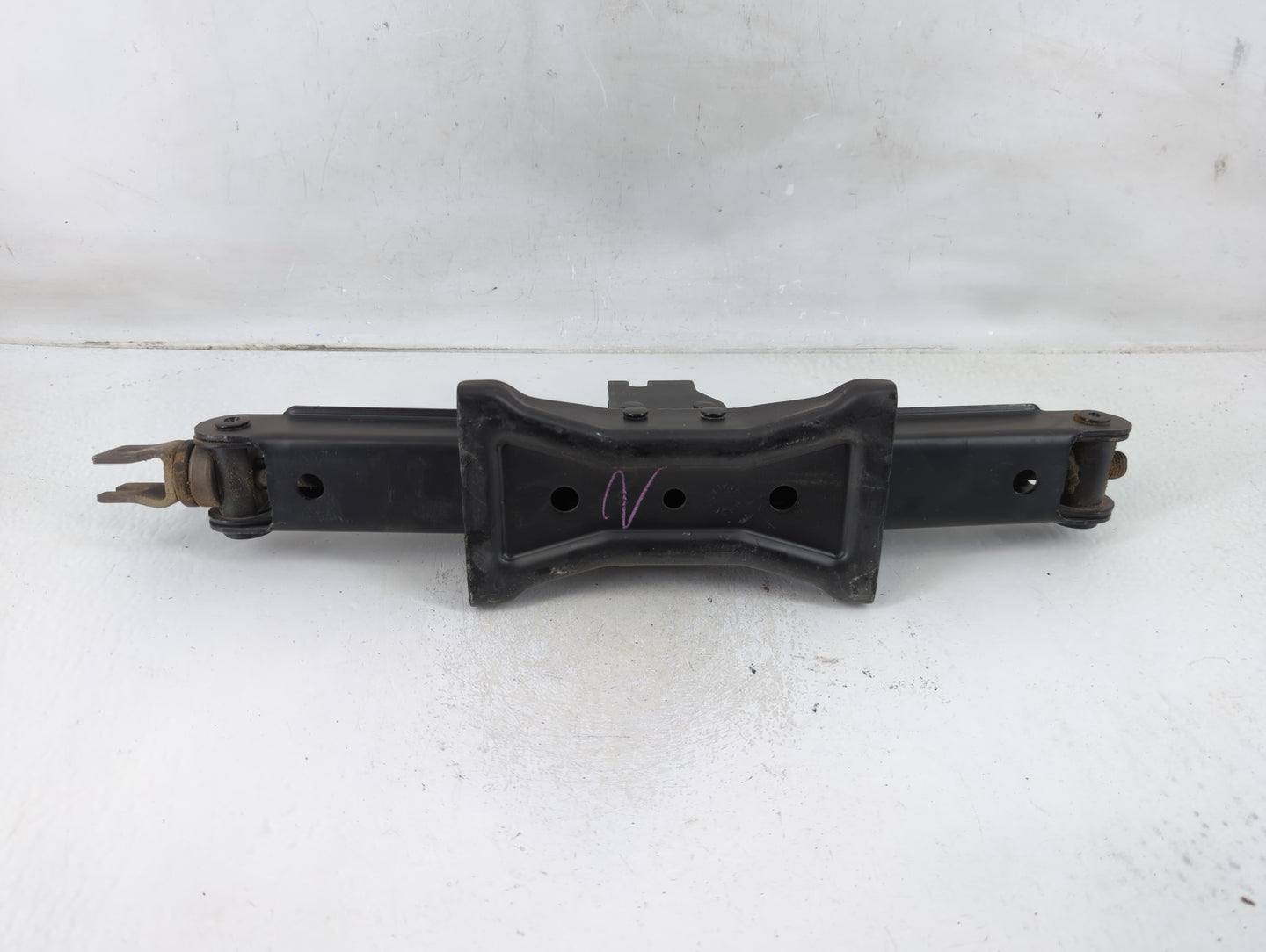 2019 Infiniti Qx60 Spare Scissor Car Jack 1123447 - Oemusedautoparts1.com
