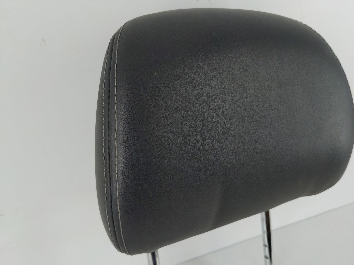 2019-2020 Infiniti Qx60 Headrest Head Rest Rear Seat Fits Fits 2019 2020 OEM Used Auto Parts - Oemusedautoparts1.com