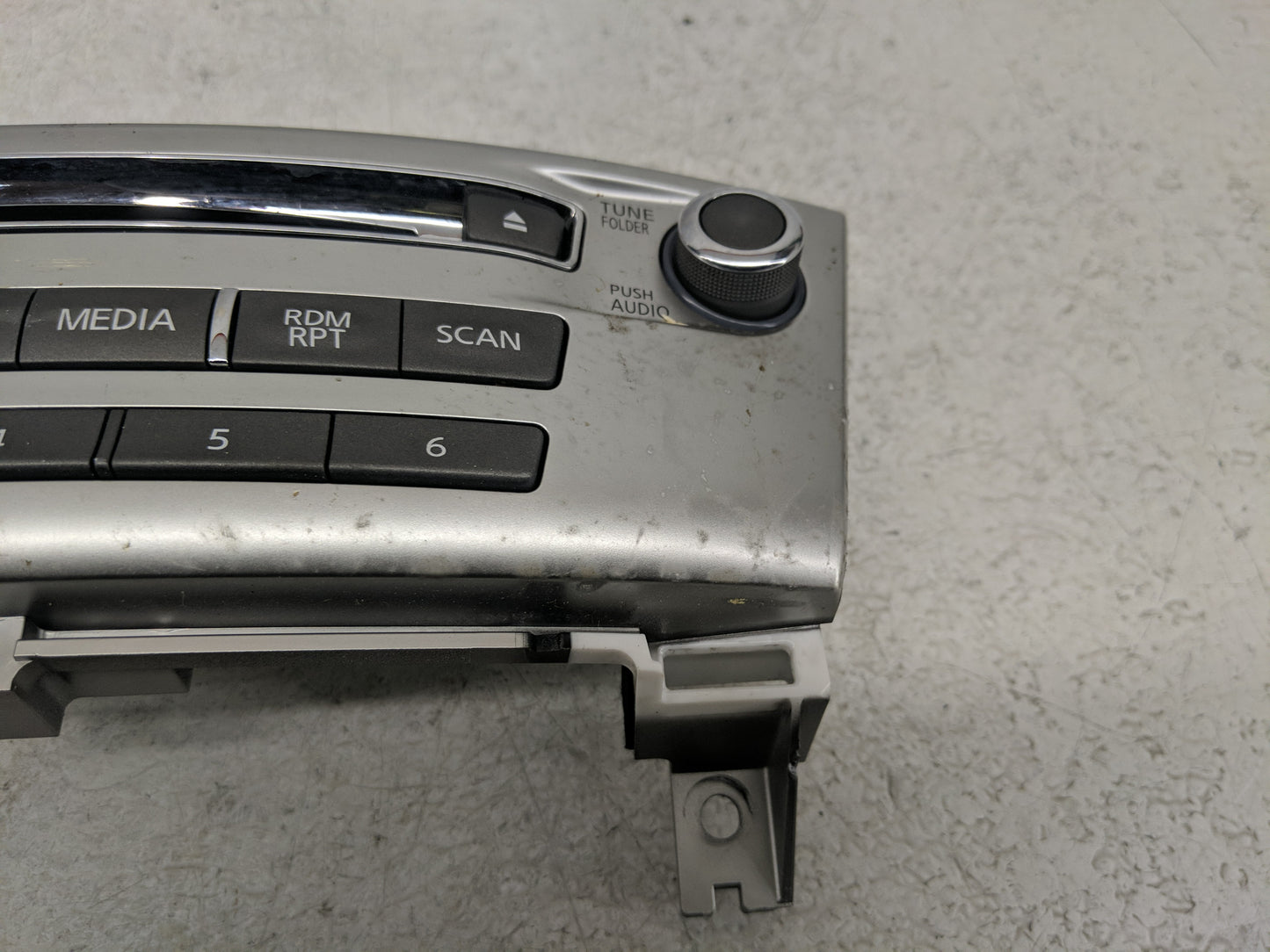 2017-2020 Infiniti Qx60 Radio AM FM Cd Player Receiver Replacement P/N:253919NJ1A Fits Fits 2017 2018 2019 2020 OEM Used Aut