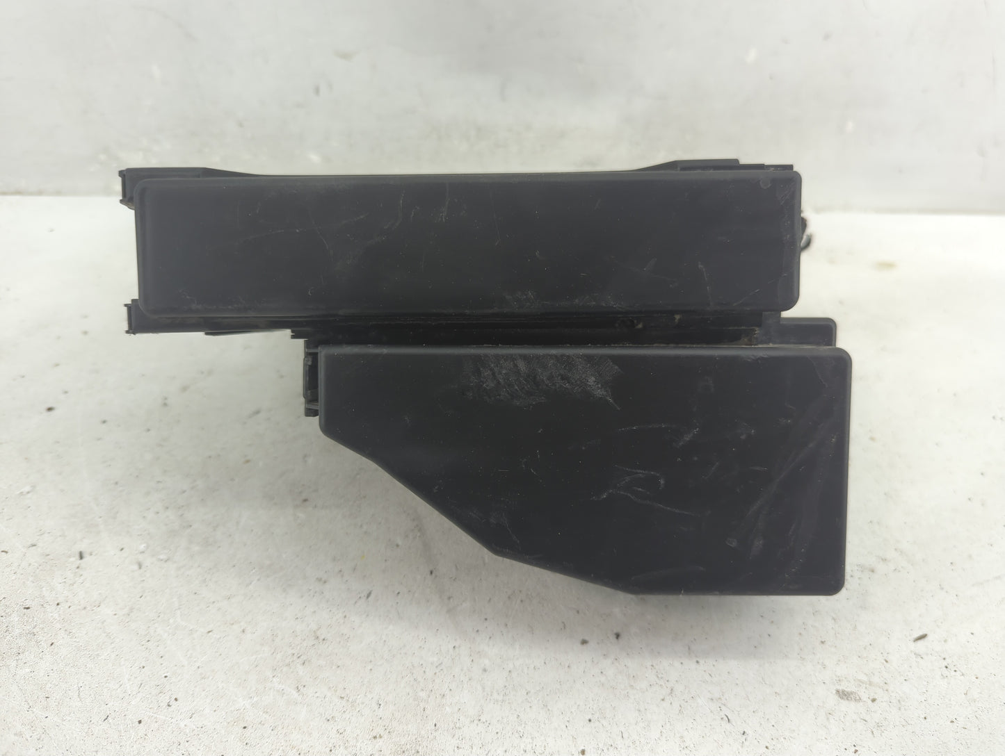 2015-2020 Infiniti Qx60 Fusebox Fuse Box Panel Relay Module P/N:7254-5763-30 Fits Fits 2015 2016 2017 2018 2019 2020 2022 OE