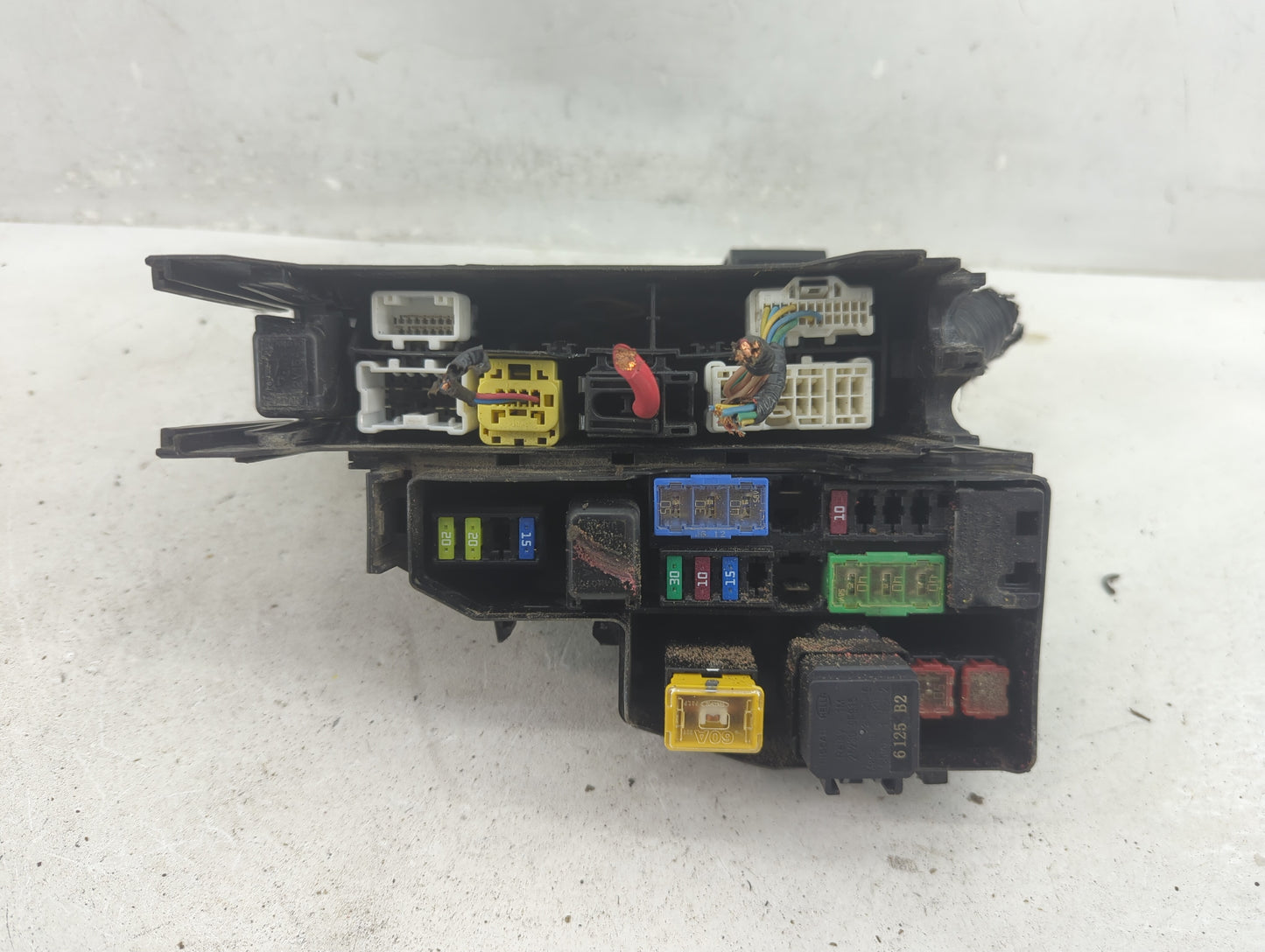 2015-2020 Infiniti Qx60 Fusebox Fuse Box Panel Relay Module P/N:7254-5763-30 Fits Fits 2015 2016 2017 2018 2019 2020 2022 OE