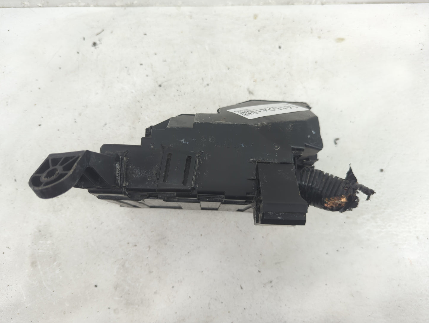 2015-2020 Infiniti Qx60 Fusebox Fuse Box Panel Relay Module P/N:7254-5763-30 Fits Fits 2015 2016 2017 2018 2019 2020 2022 OE