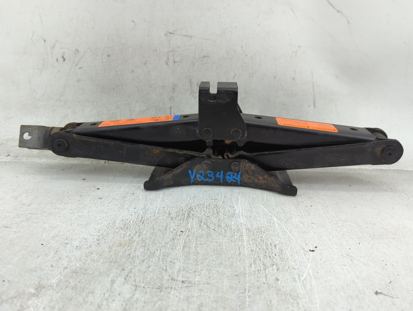 2019 Infiniti Qx60 Spare Scissor Car Jack 1431785 - Oemusedautoparts1.com