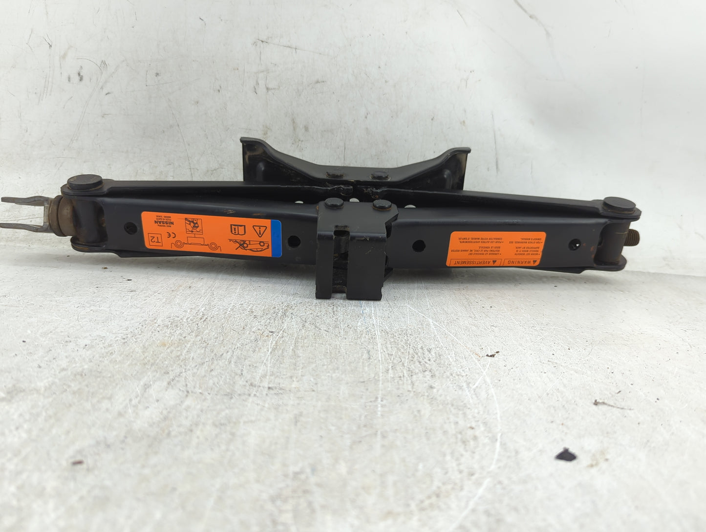 2019 Infiniti Qx60 Spare Scissor Car Jack 1431785 - Oemusedautoparts1.com