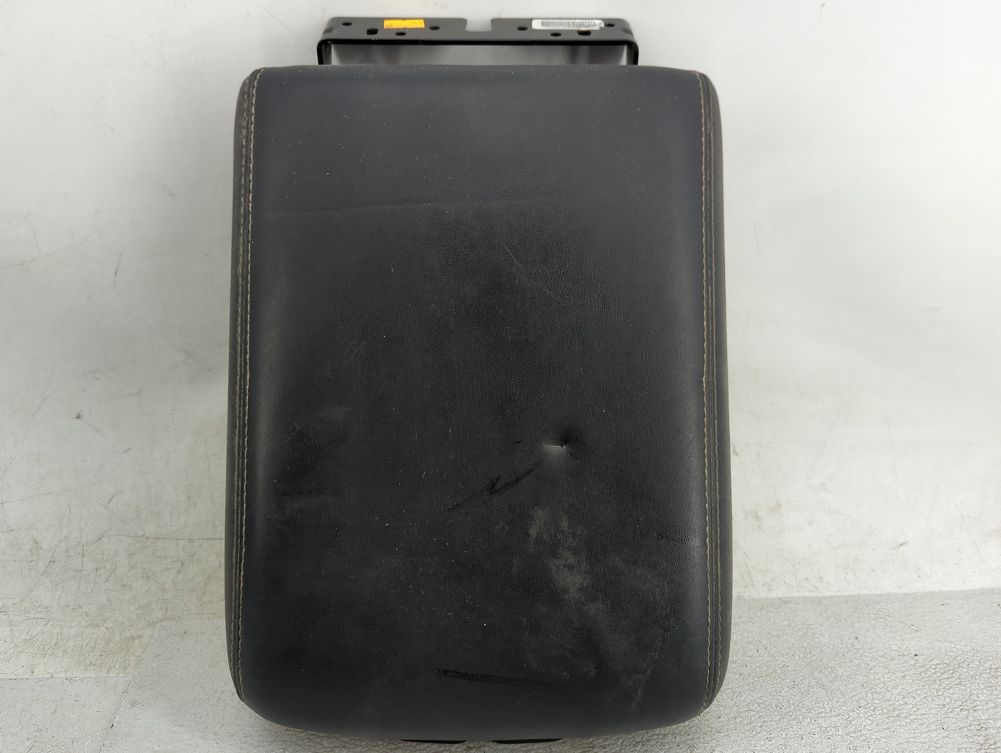 2019 Infiniti Qx60 Center Console Armrest Cover Lid Fits OEM Used Auto Parts - Oemusedautoparts1.com