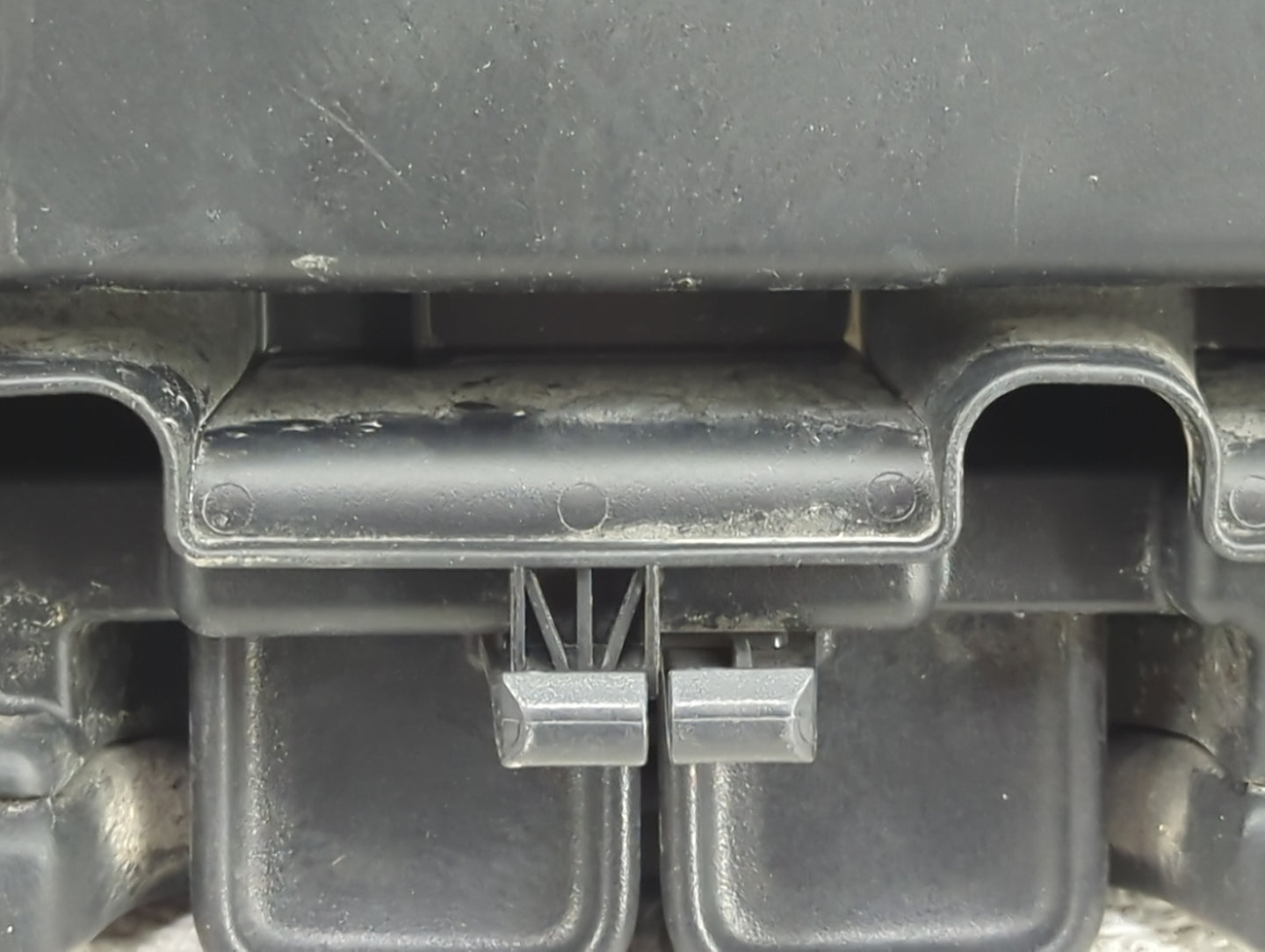 2019 Infiniti Qx60 Center Console Armrest Cover Lid Fits OEM Used Auto Parts - Oemusedautoparts1.com