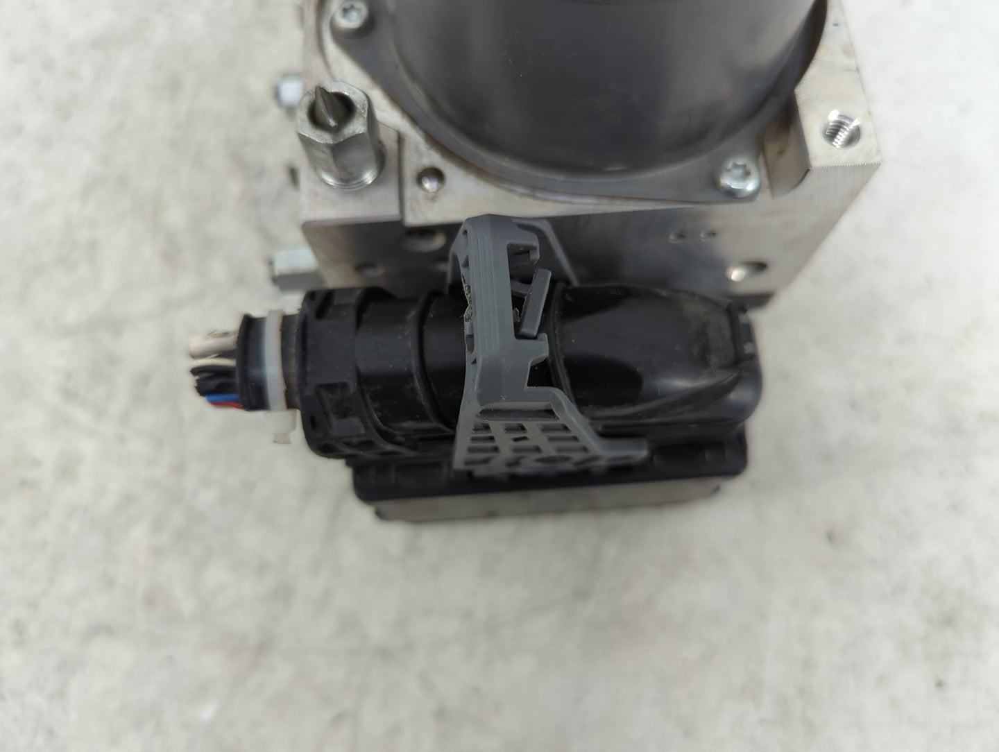 2018-2020 Infiniti Qx60 ABS Pump Control Module Replacement P/N:116040-11100 Fits Fits 2018 2019 2020 OEM Used Auto Parts - 