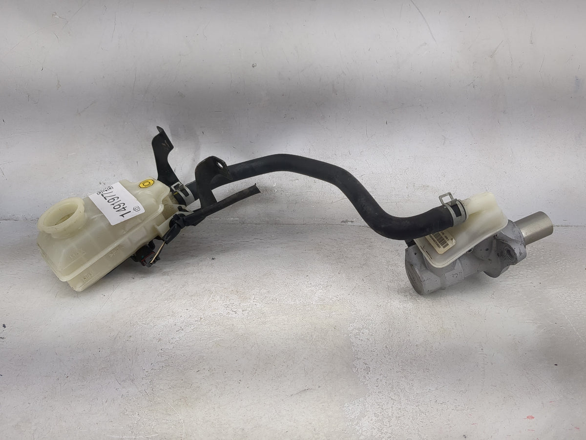 2014-2020 Infiniti Qx60 Brake Master Cylinder 1491977 - Oemusedautoparts1.com