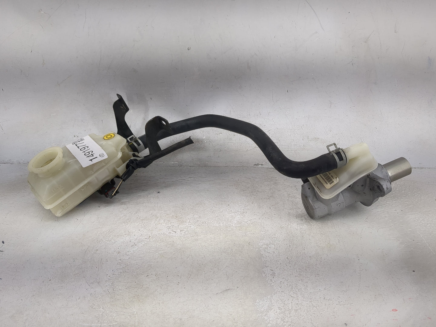 2014-2020 Infiniti Qx60 Brake Master Cylinder 1491977 - Oemusedautoparts1.com