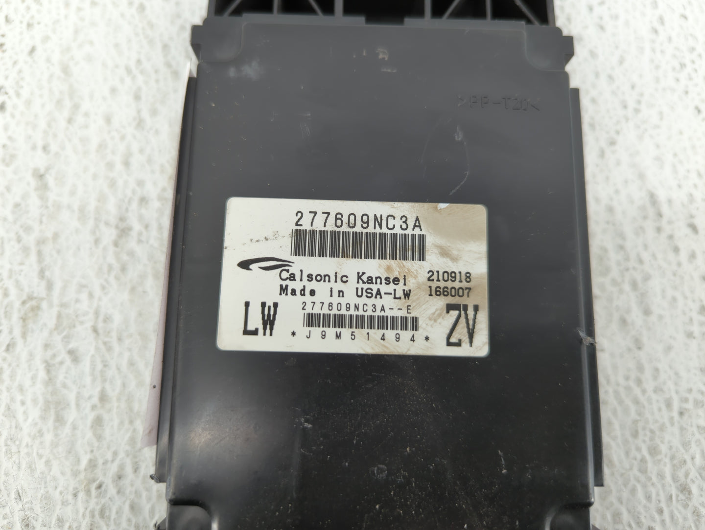 2017-2020 Infiniti Qx60 Am Fm Cd Player Radio Receiver - Oemusedautoparts1.com