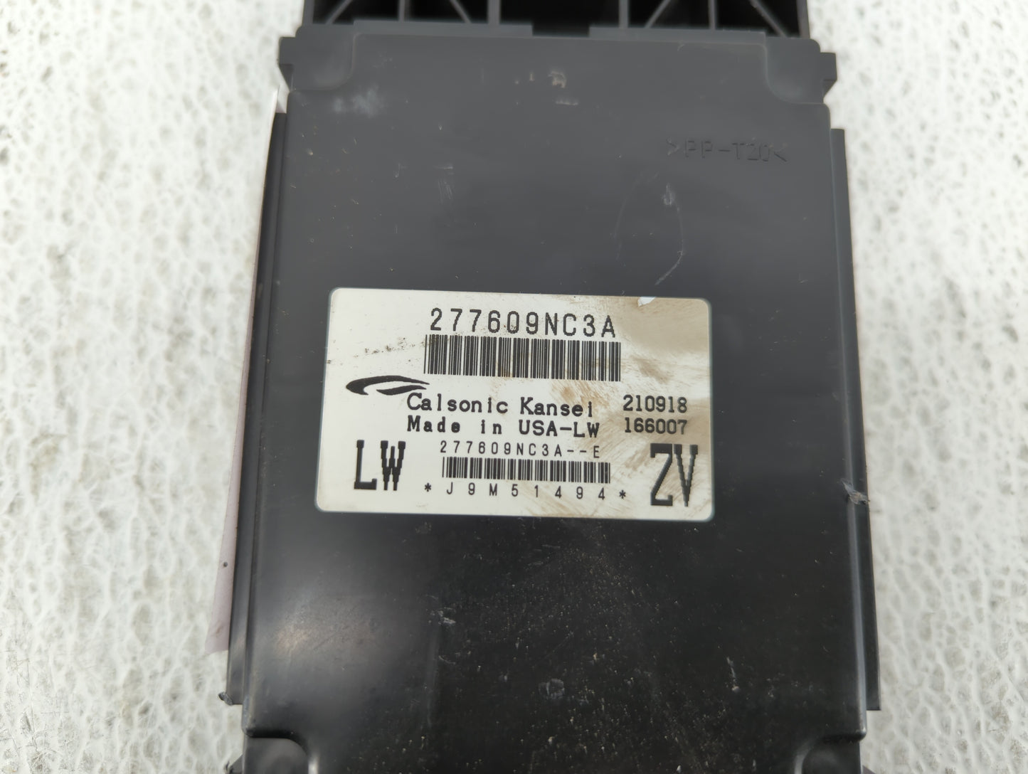 2017-2020 Infiniti Qx60 Am Fm Cd Player Radio Receiver - Oemusedautoparts1.com