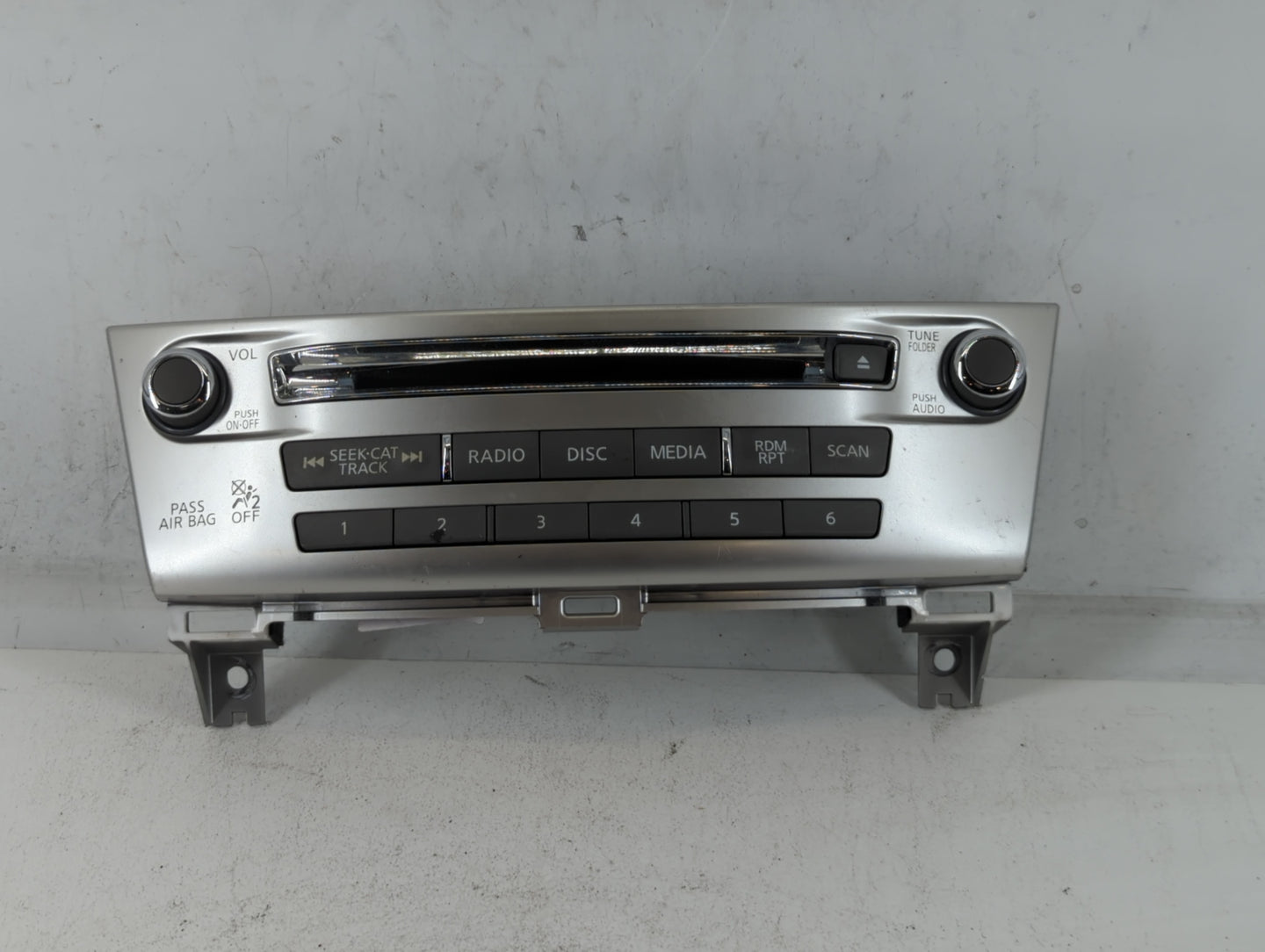 2017-2020 Infiniti Qx60 Am Fm Cd Player Radio Receiver - Oemusedautoparts1.com