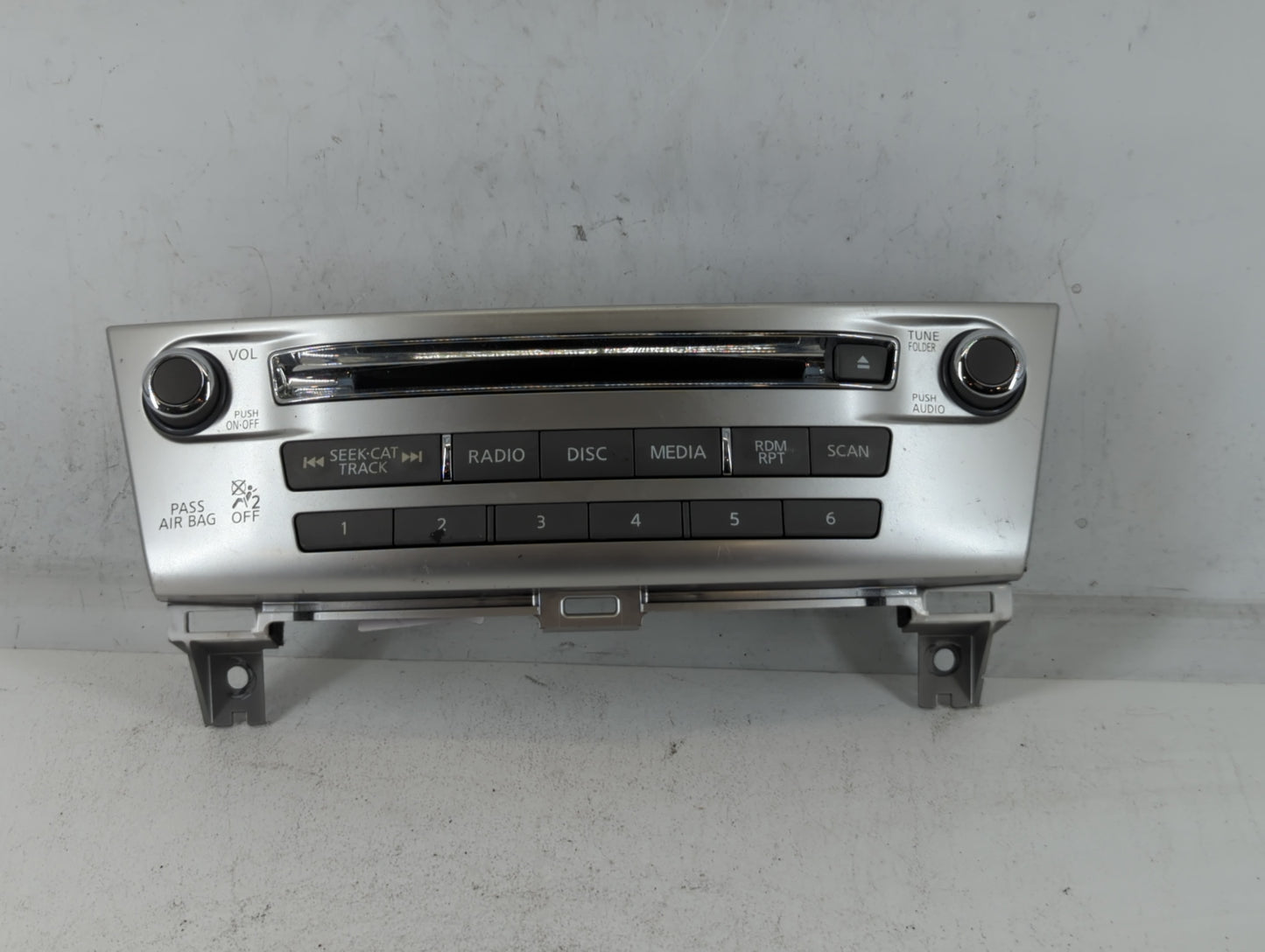 2017-2020 Infiniti Qx60 Am Fm Cd Player Radio Receiver - Oemusedautoparts1.com
