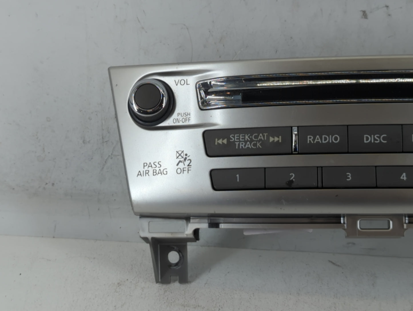 2017-2020 Infiniti Qx60 Am Fm Cd Player Radio Receiver - Oemusedautoparts1.com