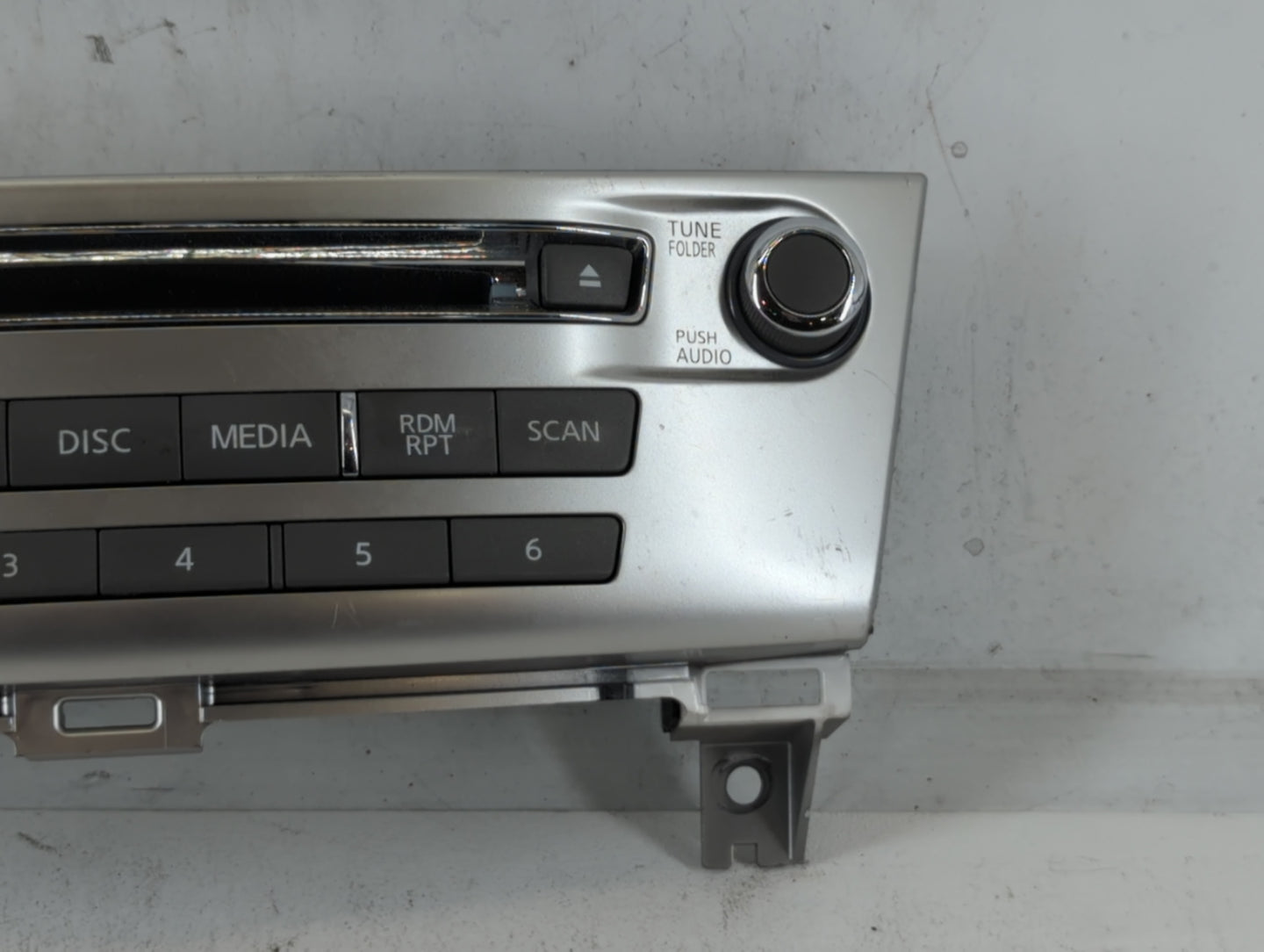 2017-2020 Infiniti Qx60 Am Fm Cd Player Radio Receiver - Oemusedautoparts1.com