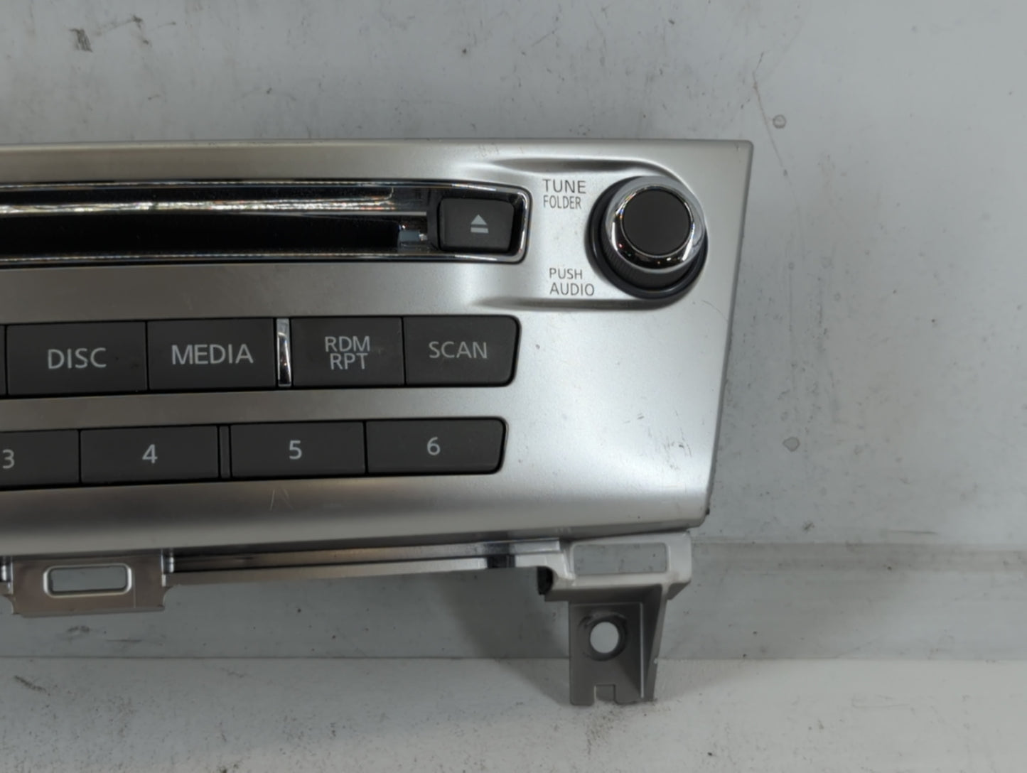 2017-2020 Infiniti Qx60 Am Fm Cd Player Radio Receiver - Oemusedautoparts1.com
