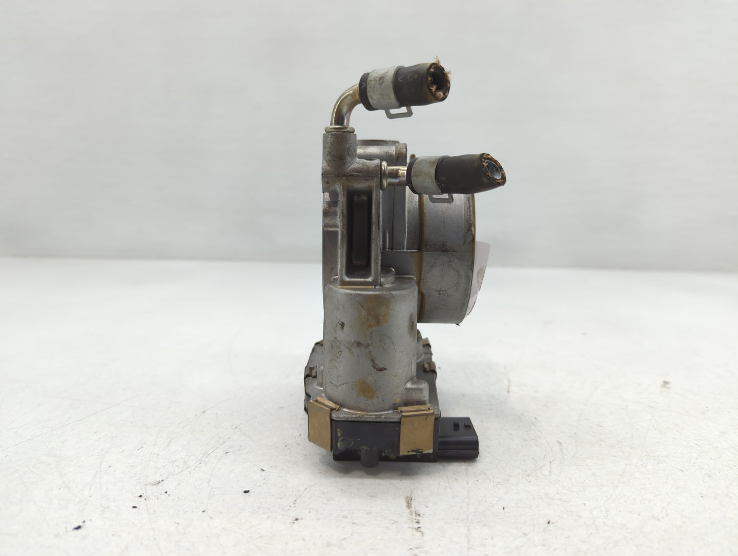 2017-2020 Infiniti Qx60 Throttle Body P/N:RME75-50 Fits Fits 2016 2017 2018 2019 2020 OEM Used Auto Parts - Oemusedautoparts