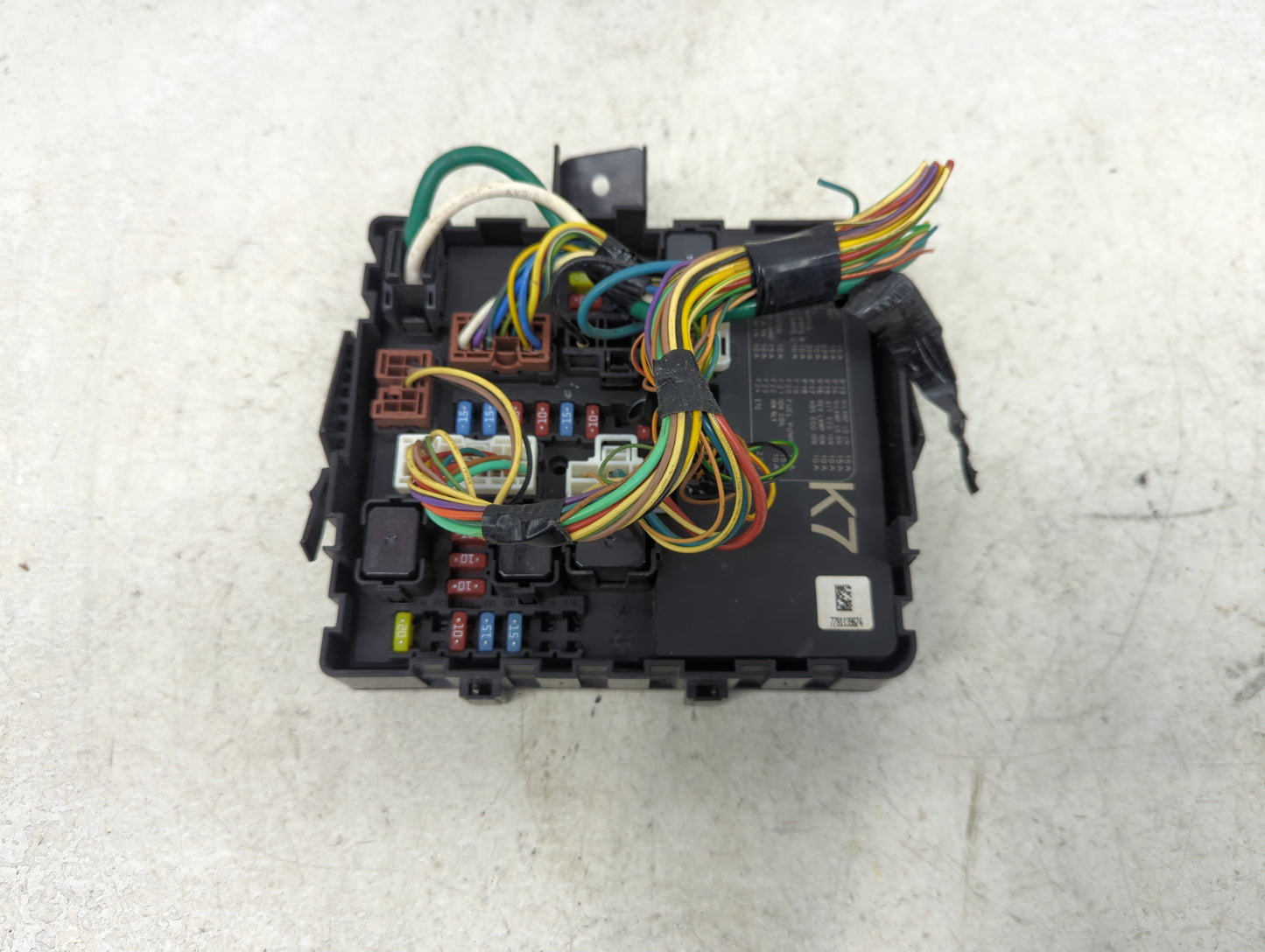 2014-2019 Infiniti Qx80 Fusebox Fuse Box Panel Relay Module P/N:284B7 5ZM0C 284B75ZM0C Fits OEM Used Auto Parts - Oemusedaut