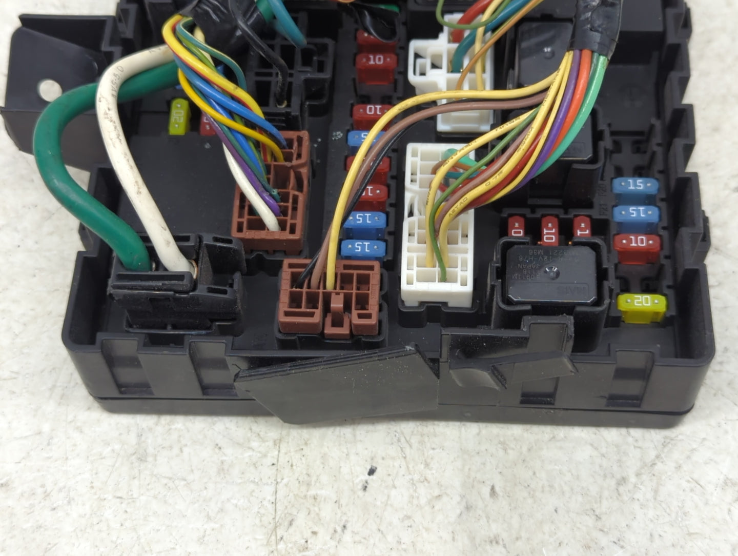 2014-2019 Infiniti Qx80 Fusebox Fuse Box Panel Relay Module P/N:284B7 5ZM0C 284B75ZM0C Fits OEM Used Auto Parts - Oemusedaut