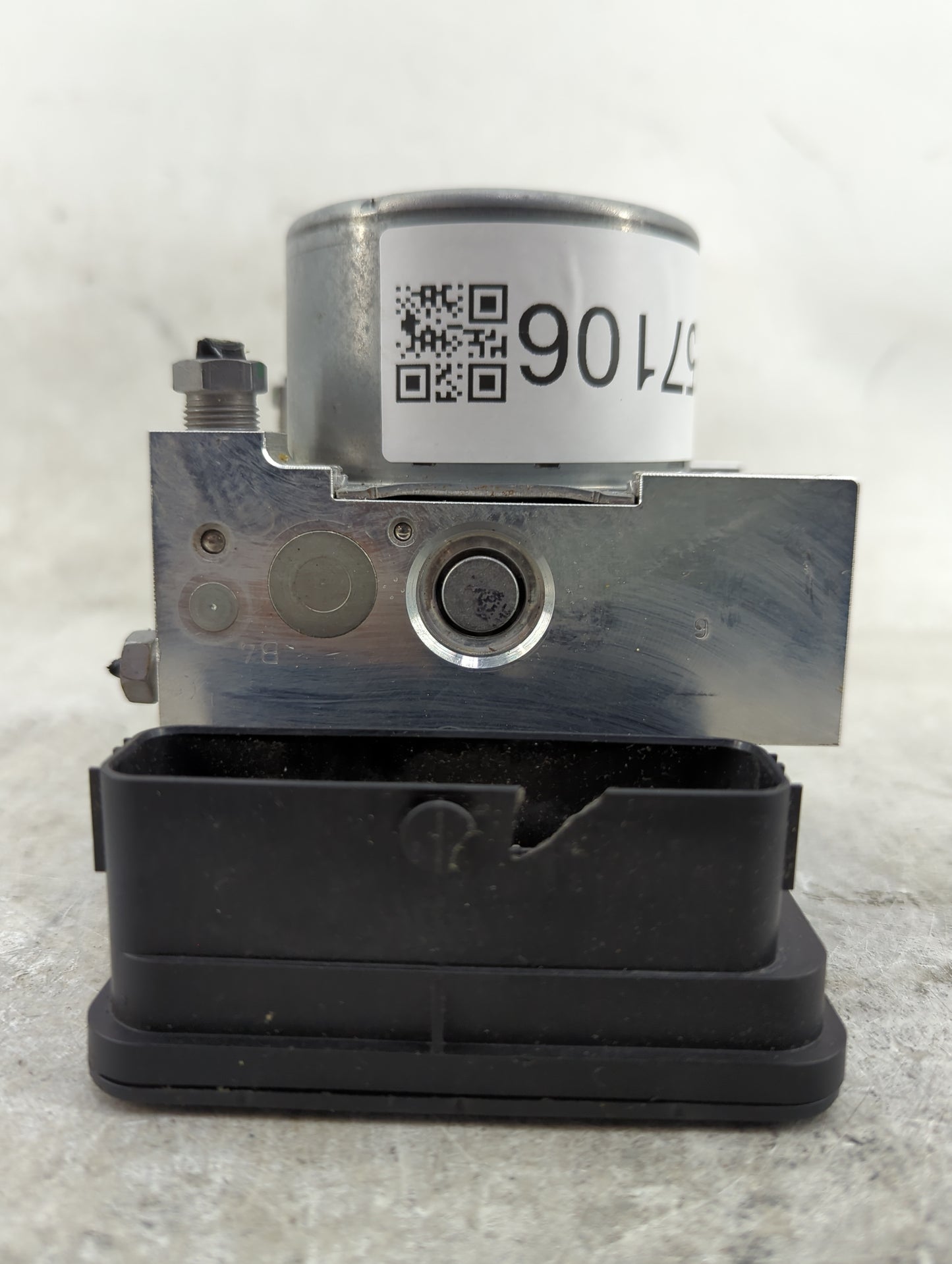 2019 Jaguar E-Pace ABS Pump Control Module Replacement Fits OEM Used Auto Parts - Oemusedautoparts1.com