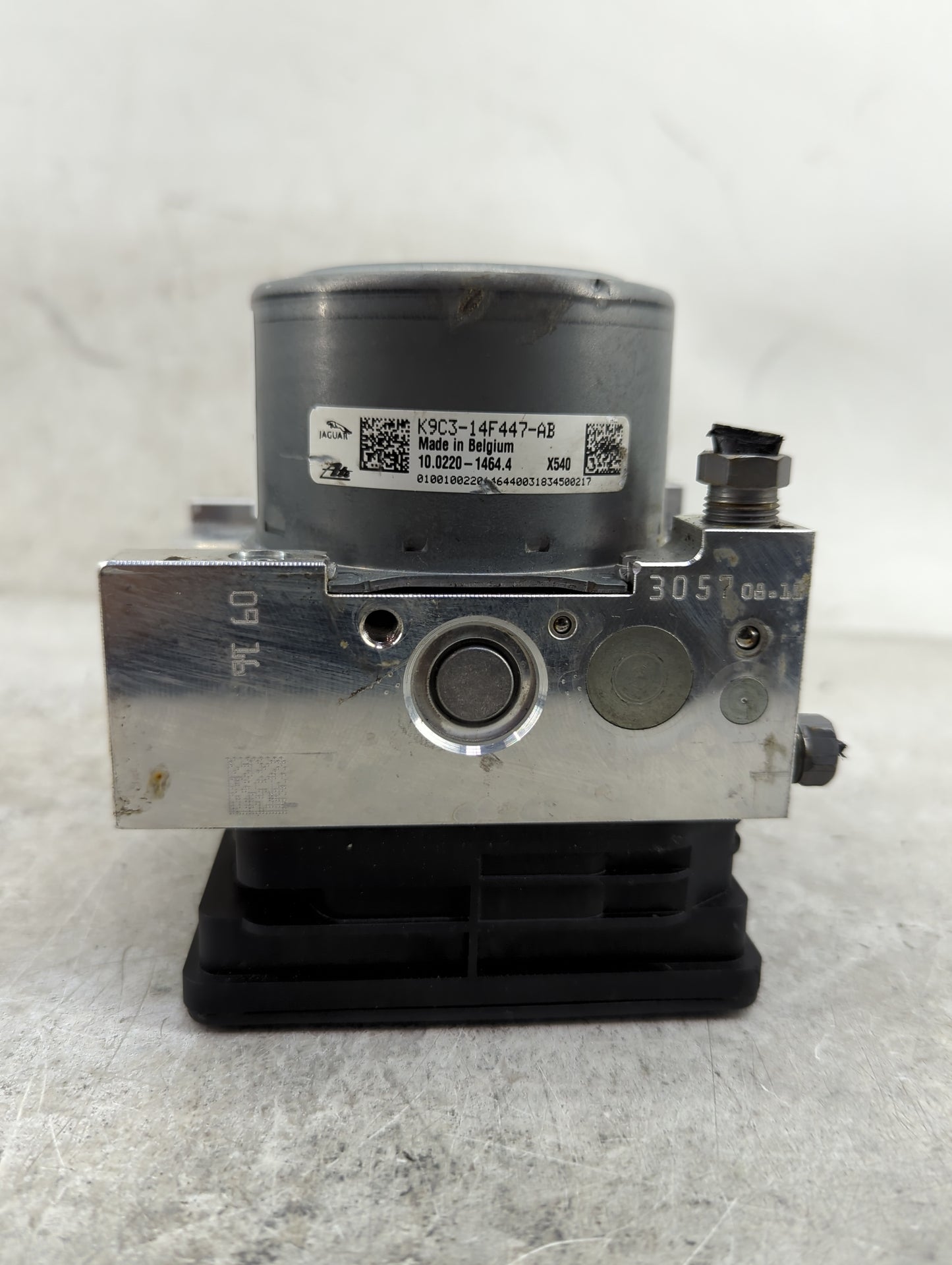 2019 Jaguar E-Pace ABS Pump Control Module Replacement Fits OEM Used Auto Parts - Oemusedautoparts1.com