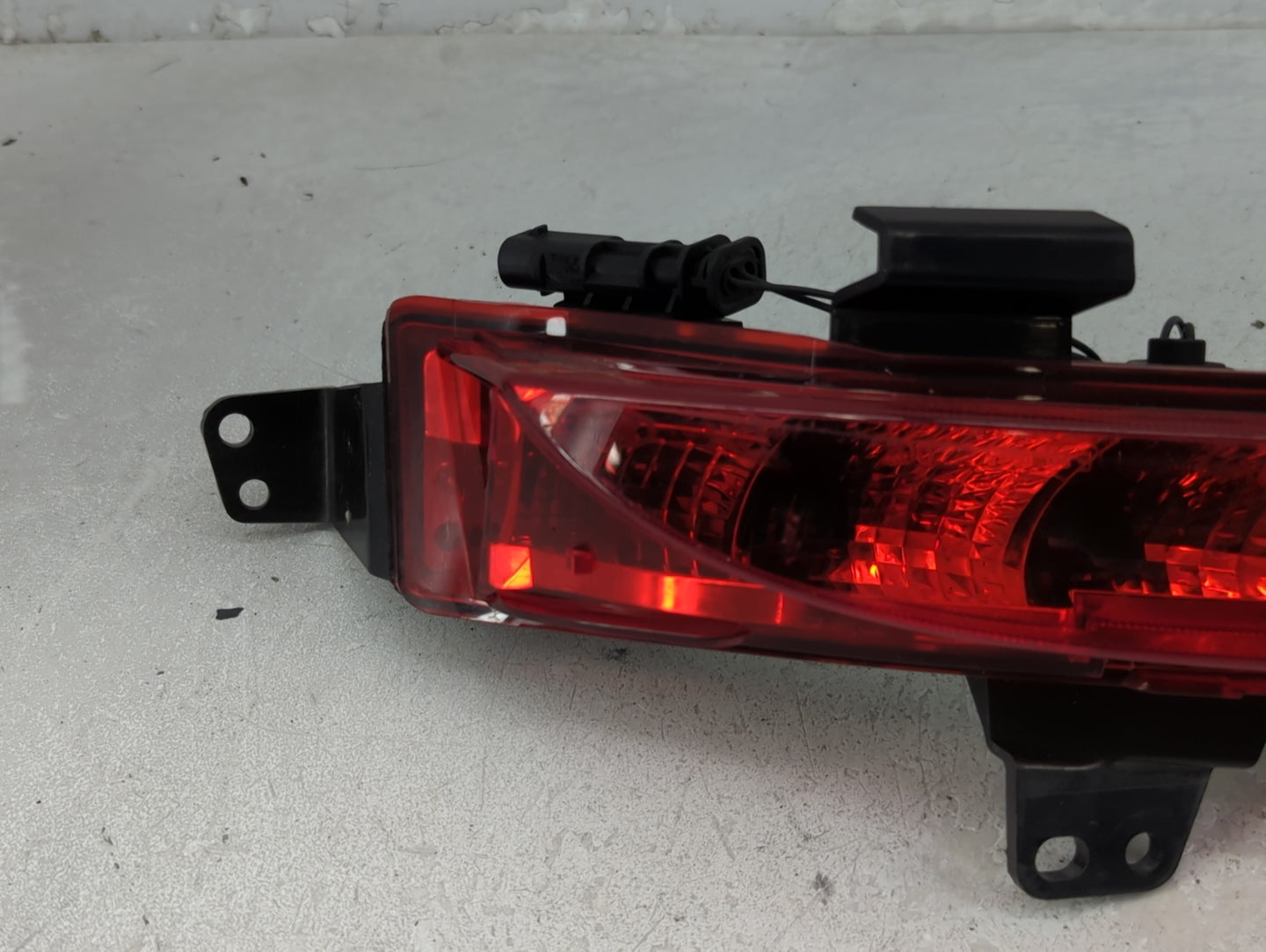 2017-2020 Jaguar F-Pace Tail Light Assembly Passenger Right OEM P/N:012.004-02 199.174-02 Fits OEM Used Auto Parts - Oemused