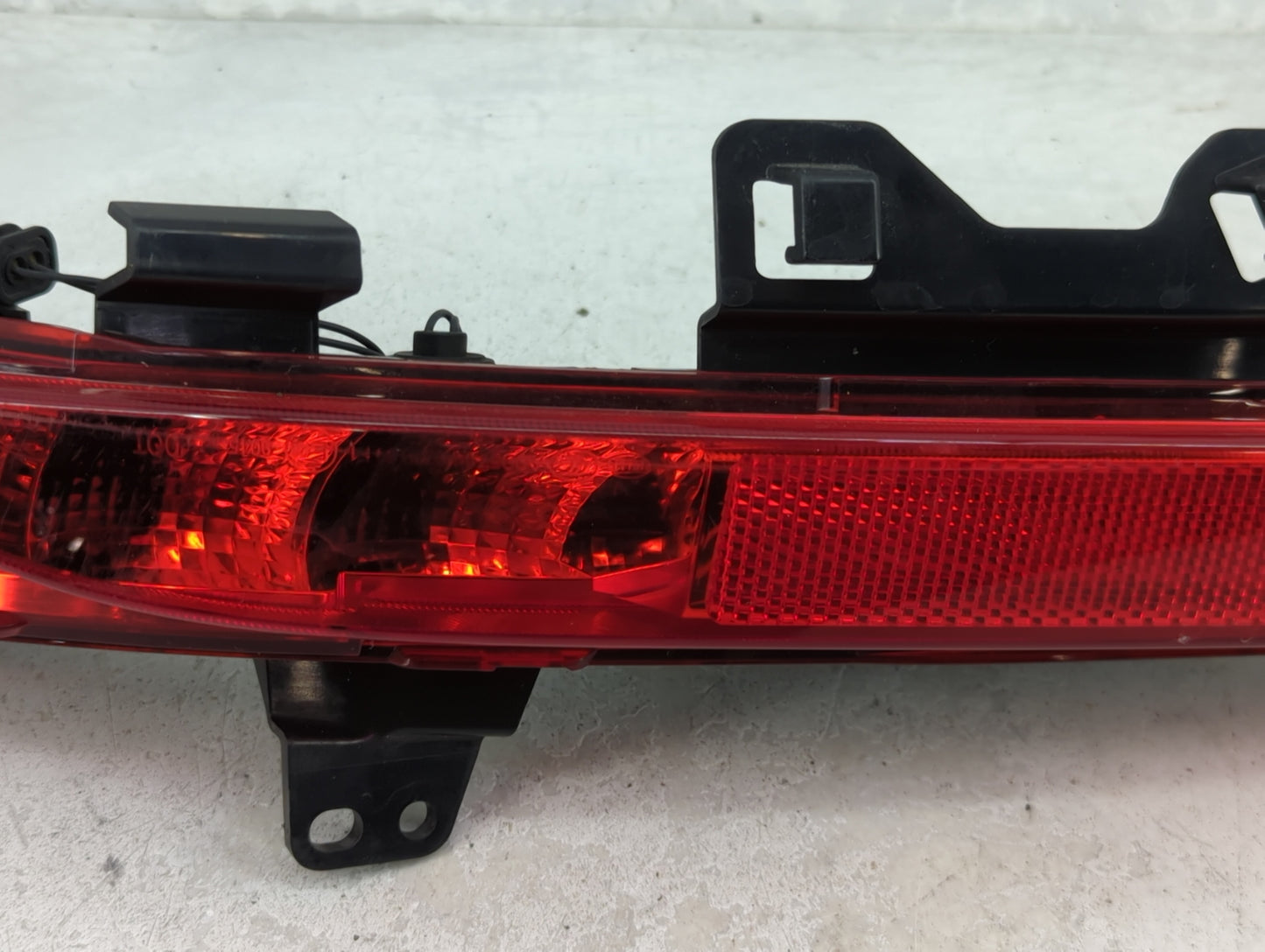 2017-2020 Jaguar F-Pace Tail Light Assembly Passenger Right OEM P/N:012.004-02 199.174-02 Fits OEM Used Auto Parts - Oemused