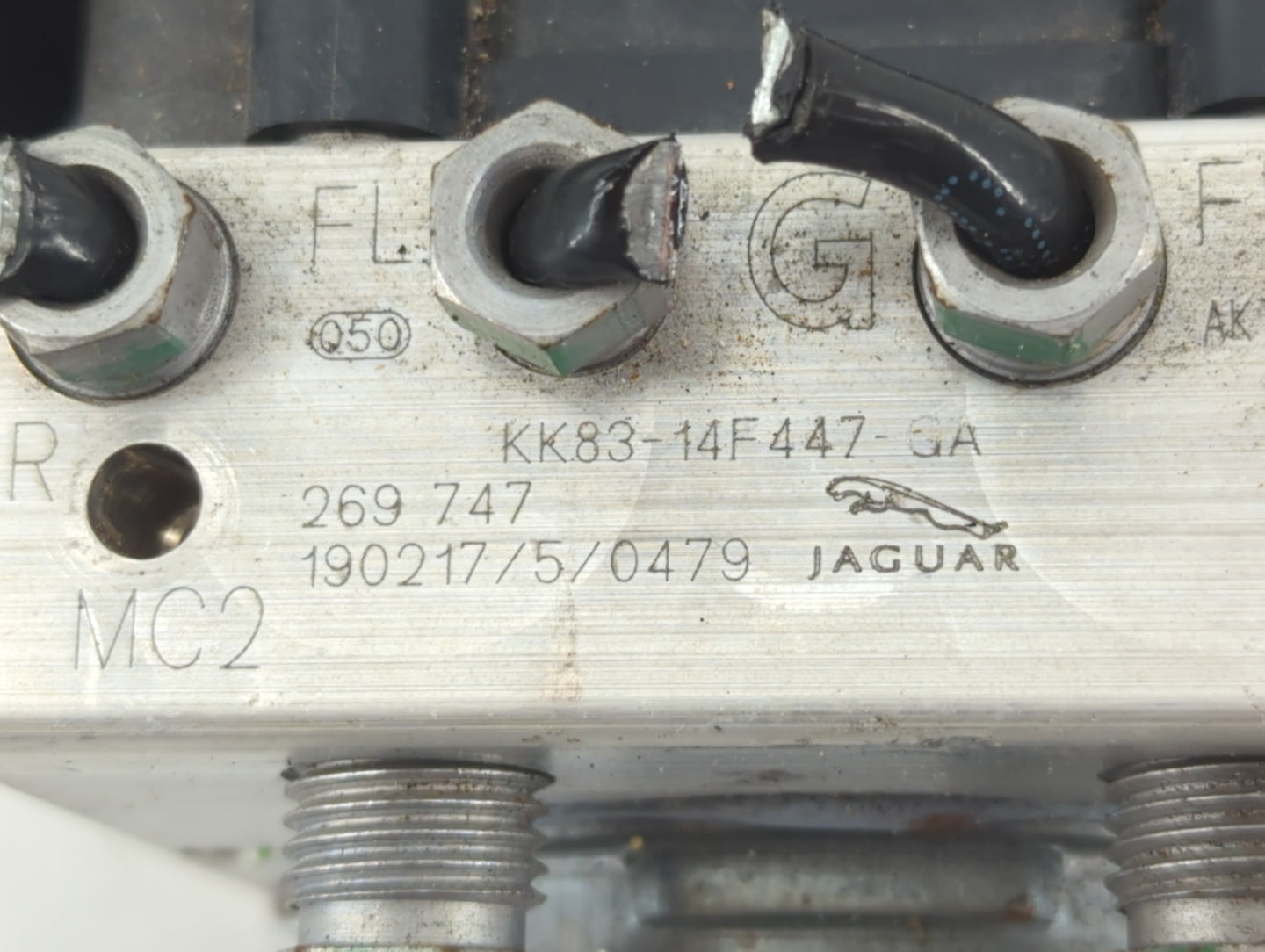 2018-2019 Jaguar F-Pace ABS Pump Control Module Replacement P/N:KK83-14F447-GA Fits Fits 2018 2019 OEM Used Auto Parts - Oem