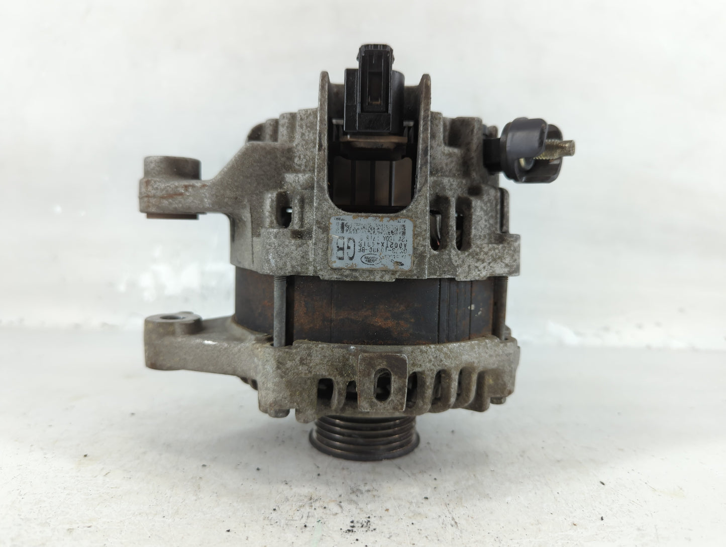 2018-2020 Jaguar F-Pace Alternator Replacement Generator Charging Assembly Engine OEM P/N:GX73-10300-BF Fits OEM Used Auto P