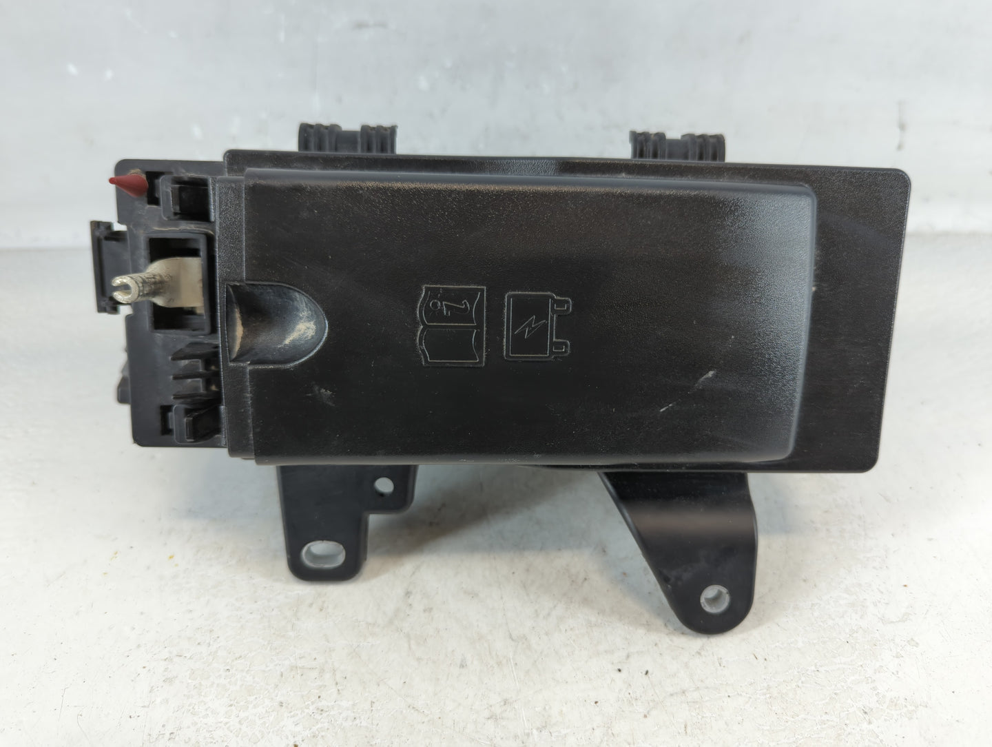 2019-2020 Jaguar F-Pace Fusebox Fuse Box Panel Relay Module P/N:GX73-14A076-AA Fits Fits 2019 2020 OEM Used Auto Parts - Oem