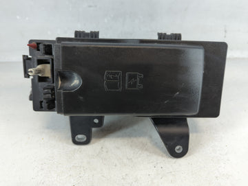 2019-2020 Jaguar F-Pace Fusebox Fuse Box Panel Relay Module P/N:GX73-14A076-AA Fits Fits 2019 2020 OEM Used Auto Parts - Oem
