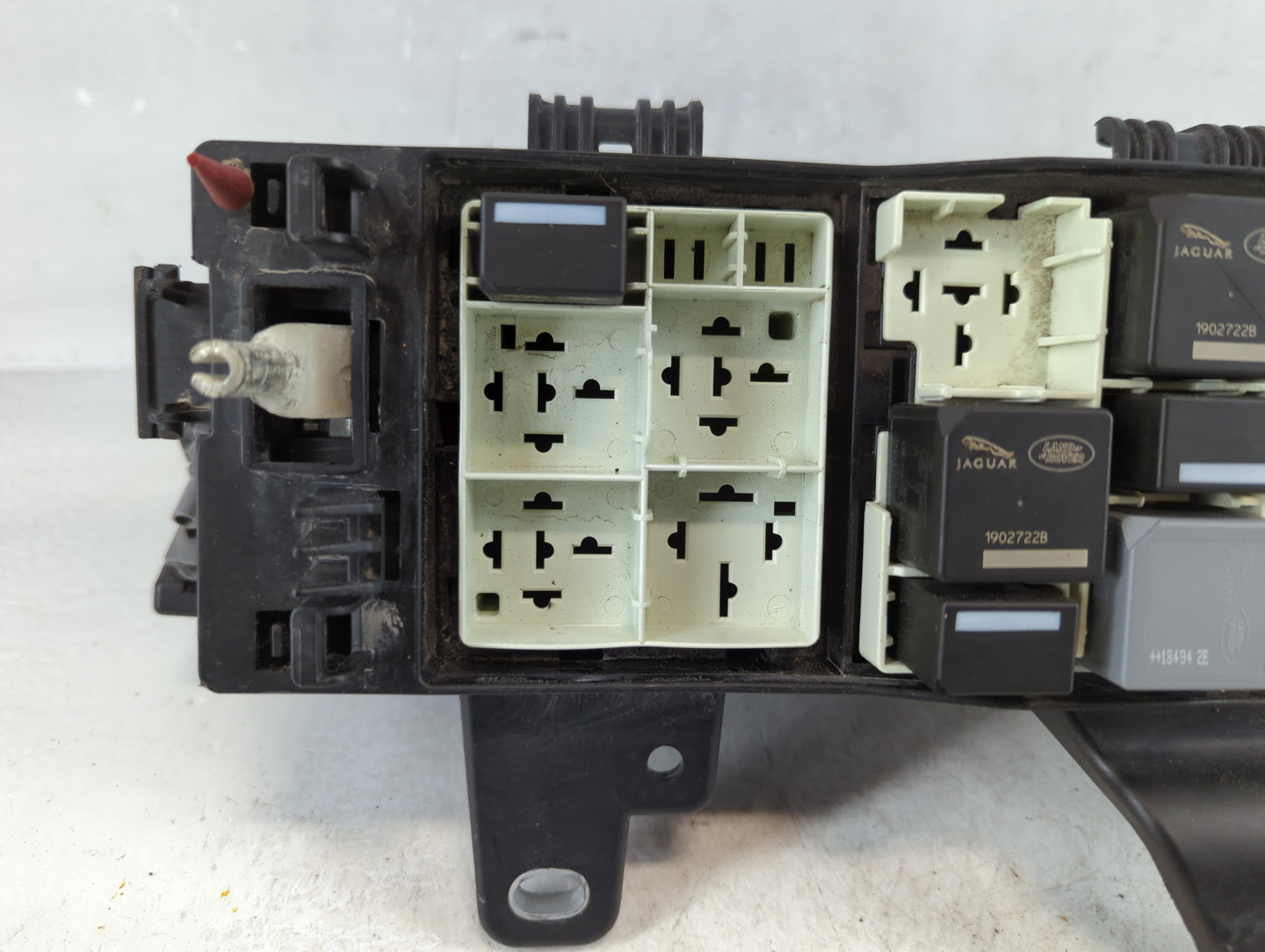 2019-2020 Jaguar F-Pace Fusebox Fuse Box Panel Relay Module P/N:GX73-14A076-AA Fits Fits 2019 2020 OEM Used Auto Parts - Oem