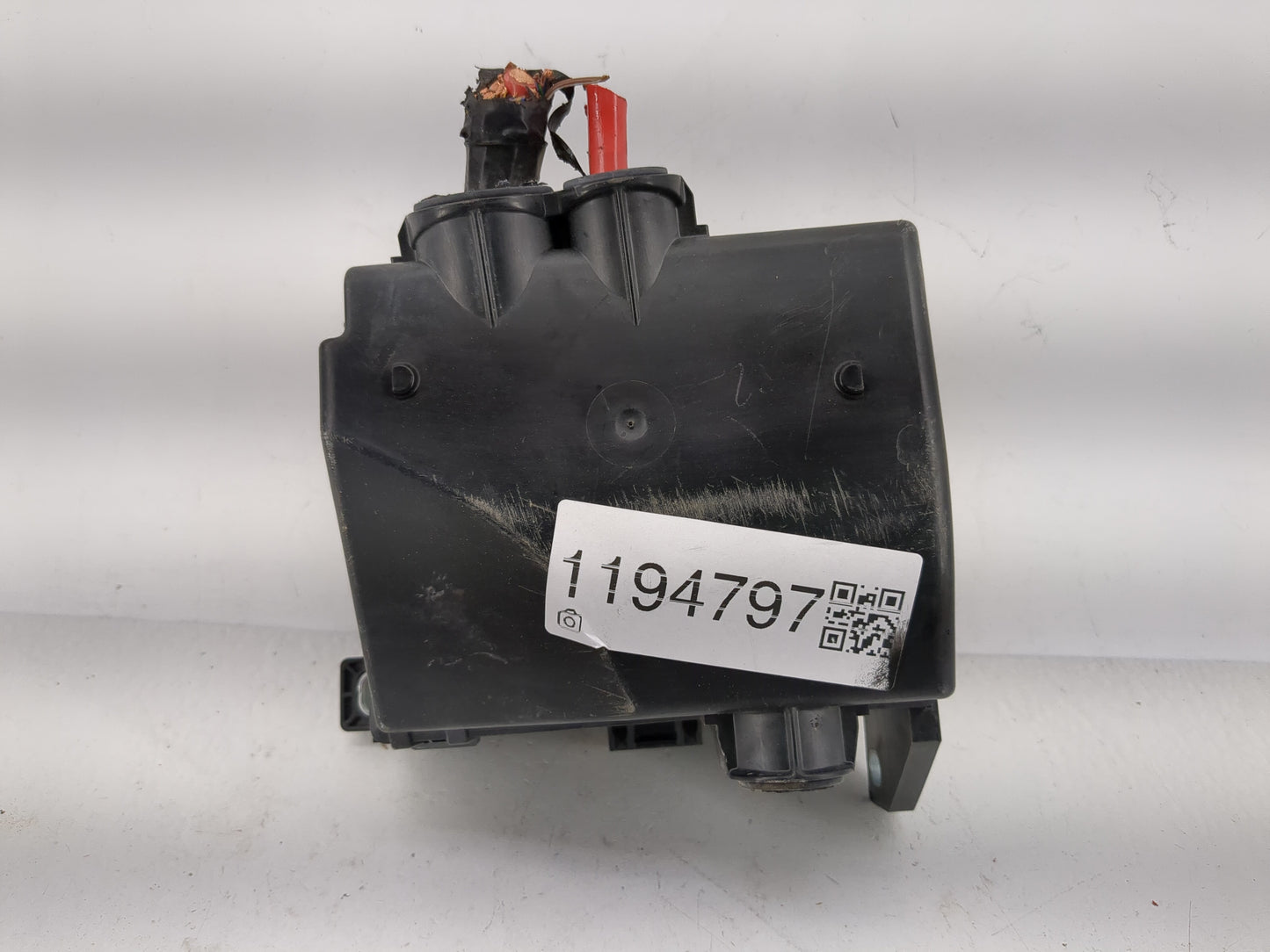 2019 Jaguar I-Pace Fusebox Fuse Box Panel Relay Module P/N:J9D3-14A076-AB Fits OEM Used Auto Parts - Oemusedautoparts1.com