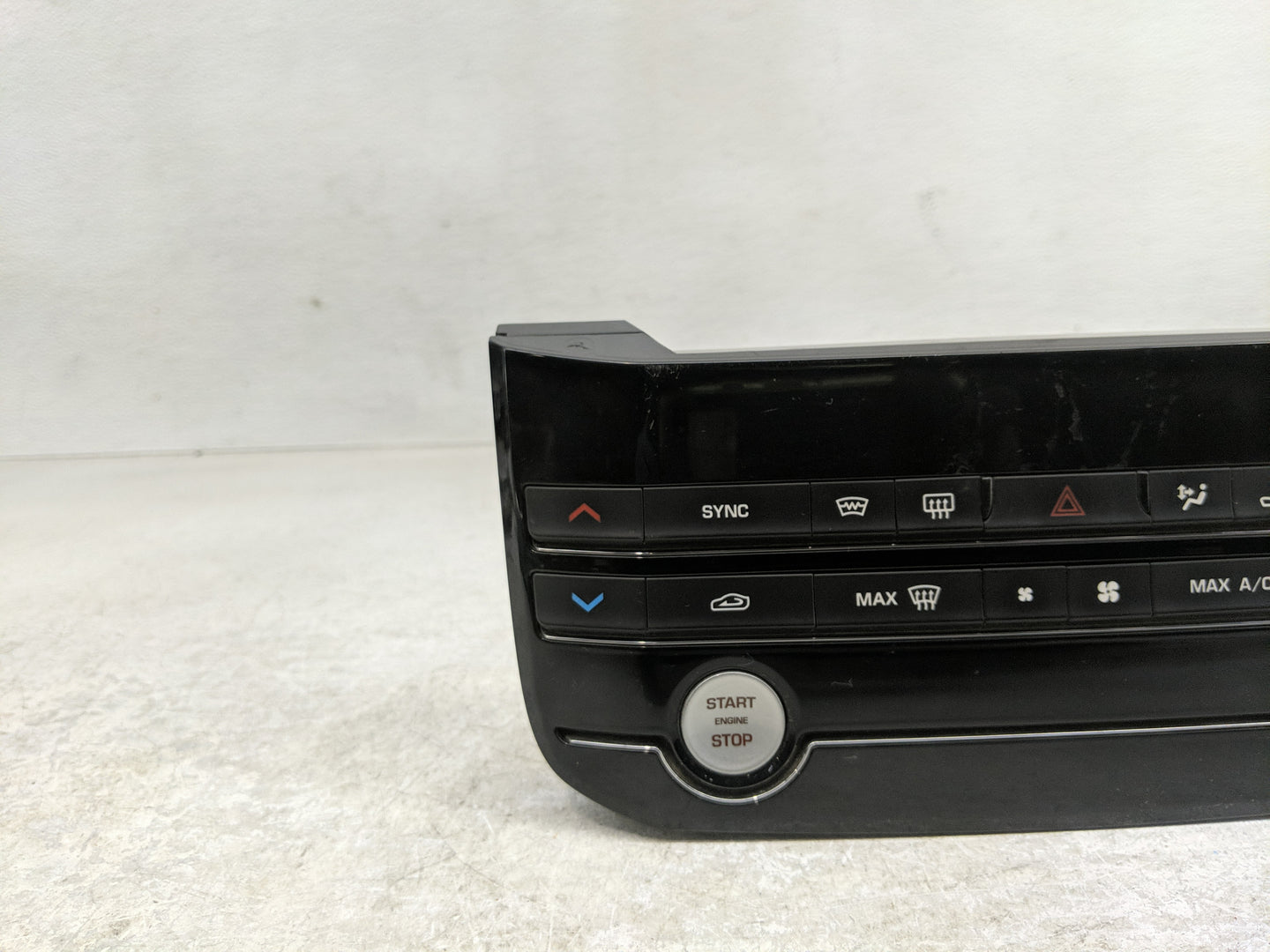 2019 Jaguar Xe Climate Control Module Temperature AC/Heater Replacement P/N:KX63-18C858-SB Fits Fits 2020 OEM Used Auto Part