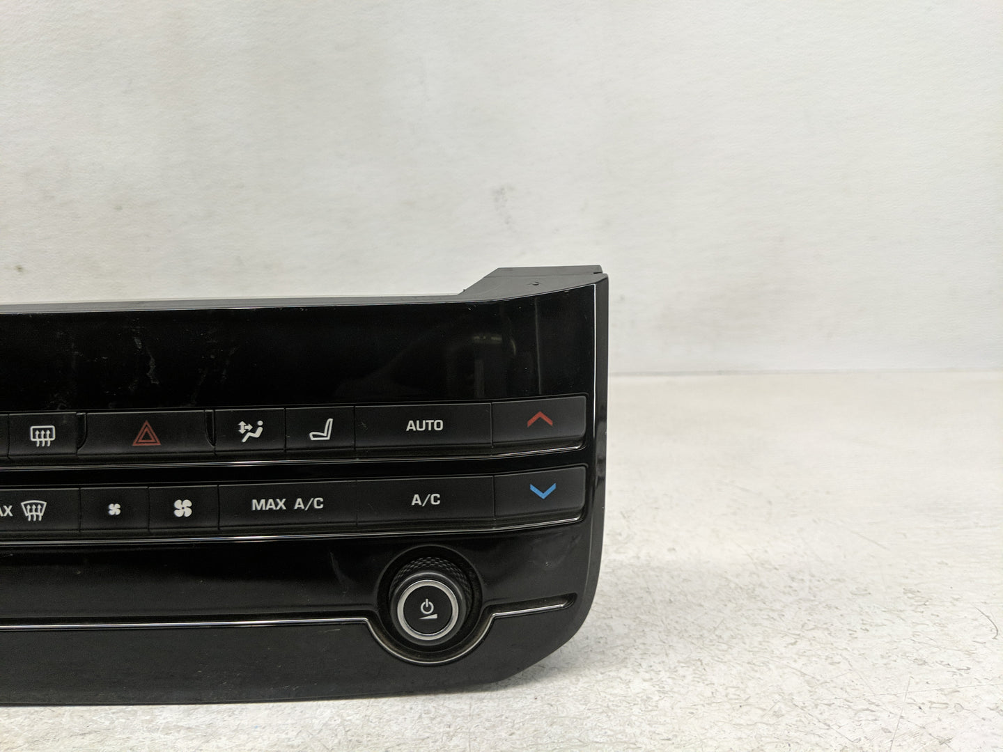 2019 Jaguar Xe Climate Control Module Temperature AC/Heater Replacement P/N:KX63-18C858-SB Fits Fits 2020 OEM Used Auto Part